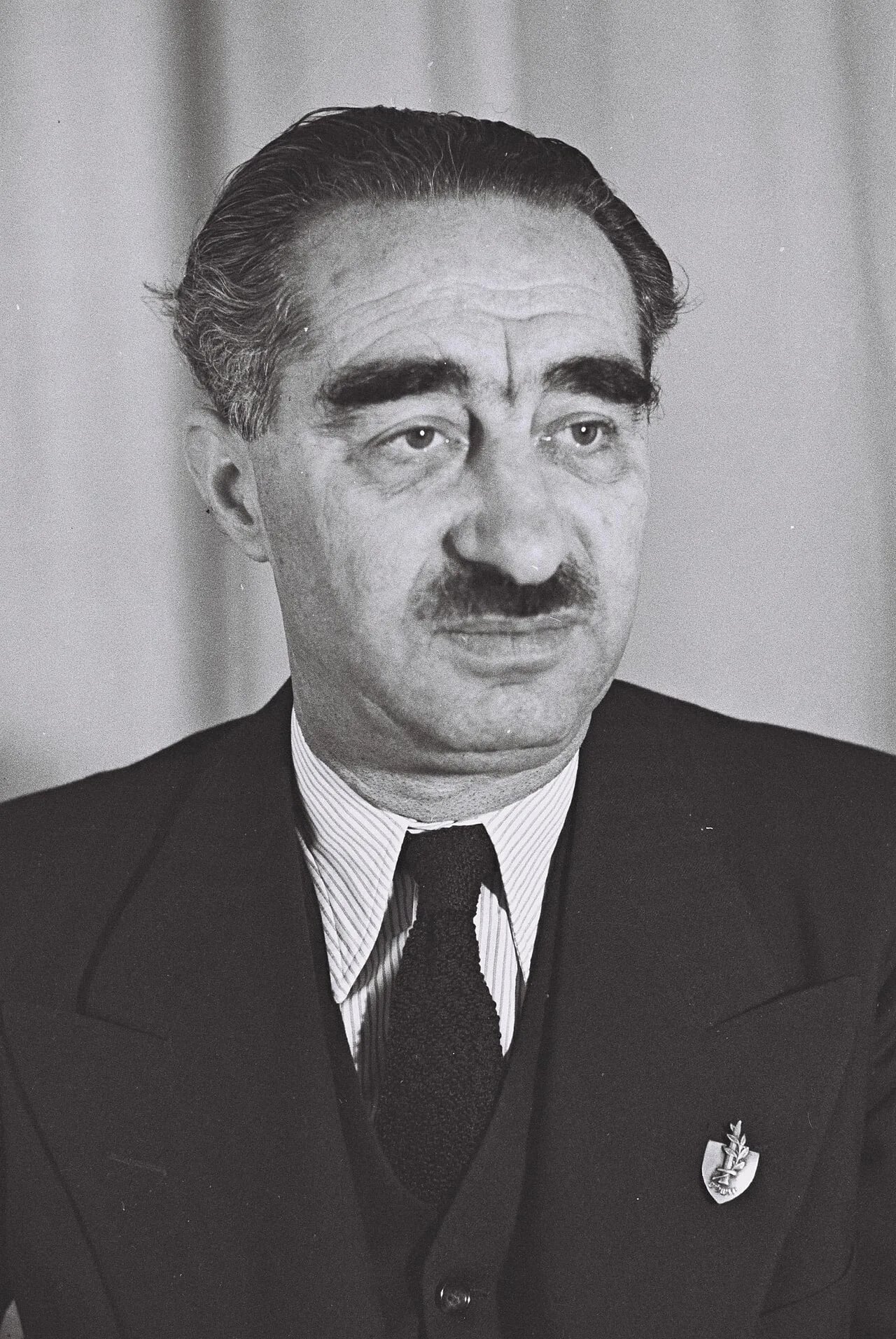 Porträt von Dov Yosef (1899–1980) – Gedenkseite