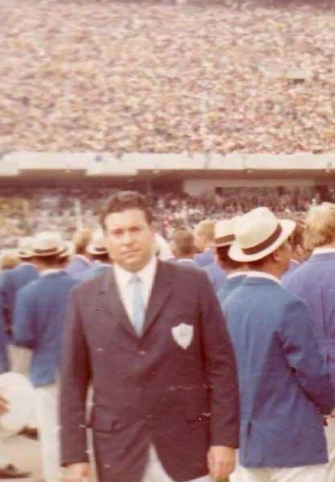 Portrait of Walter Vera (1928–2018) – memorial page