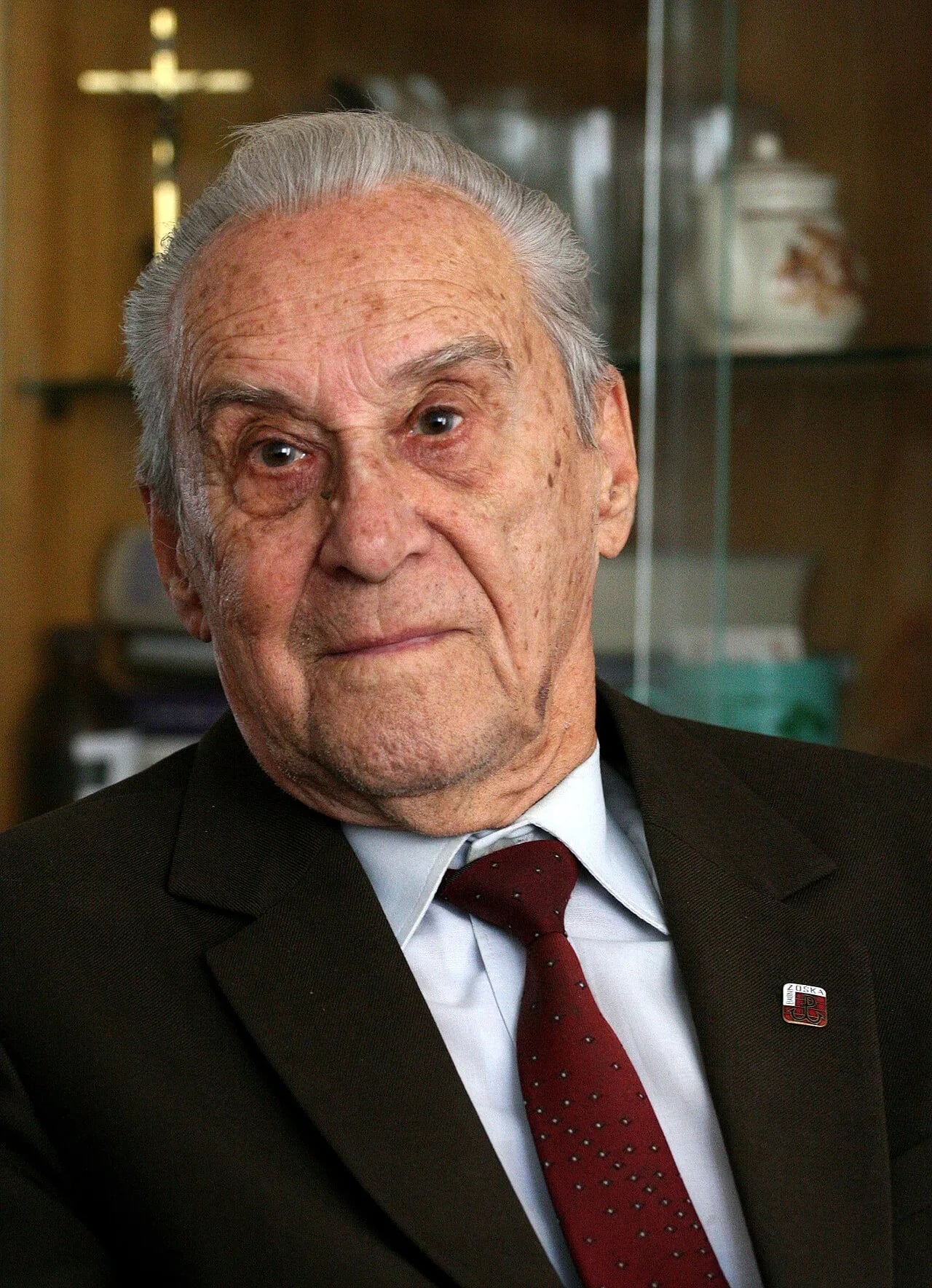 Portrait of Wiktor Matulewicz (1920–2011) – memorial page
