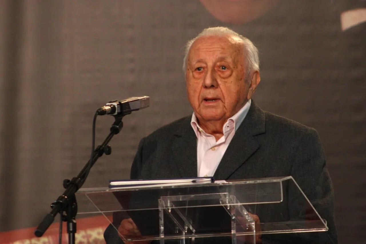 Porträt von Nikola Hajdin (1923–2019) – Gedenkseite