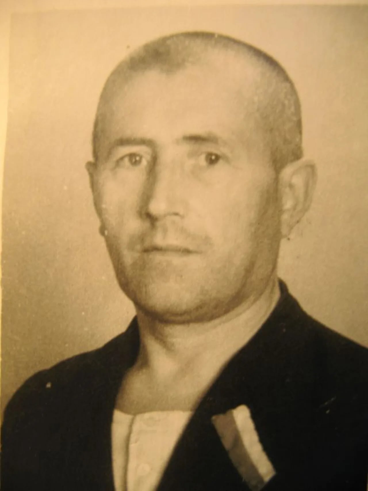 Porträt von Władysław Mrozowski (1896–1968) – Gedenkseite