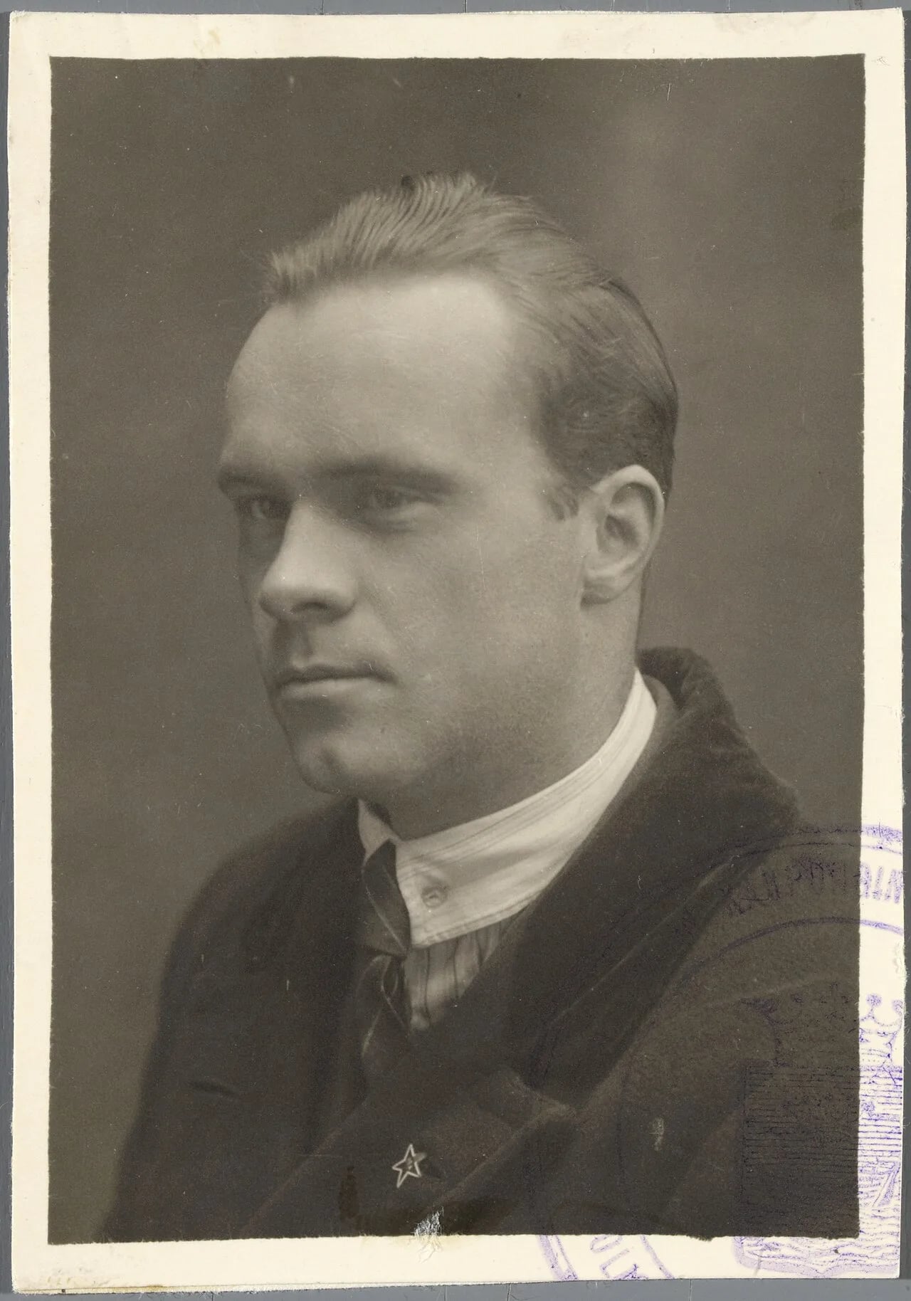 Porträt von Aarne Selinheimo (1898–1939) – Gedenkseite