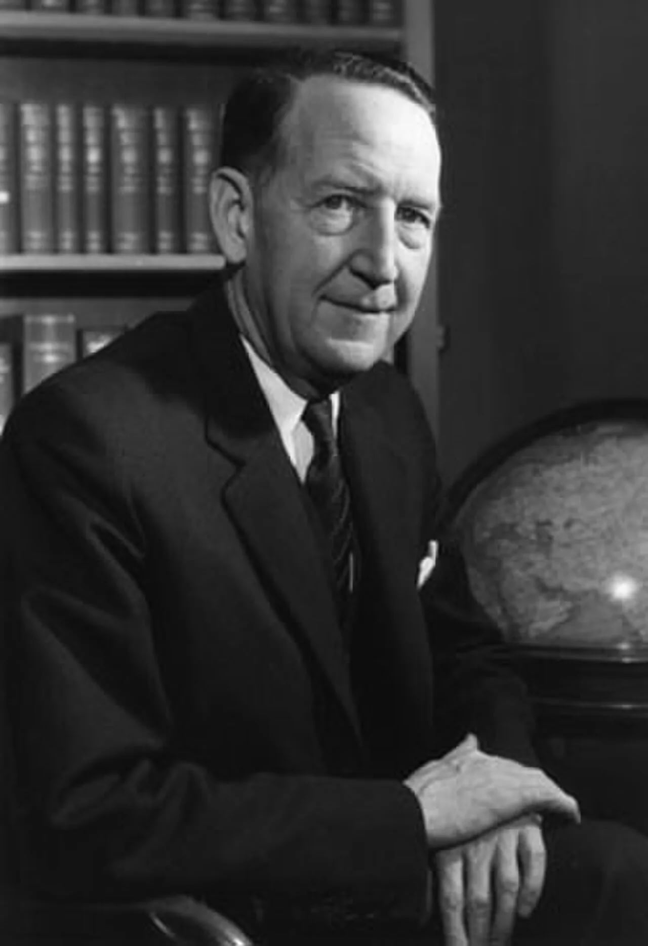 Porträt von Llewellyn E. Thompson (1904–1972) – Gedenkseite