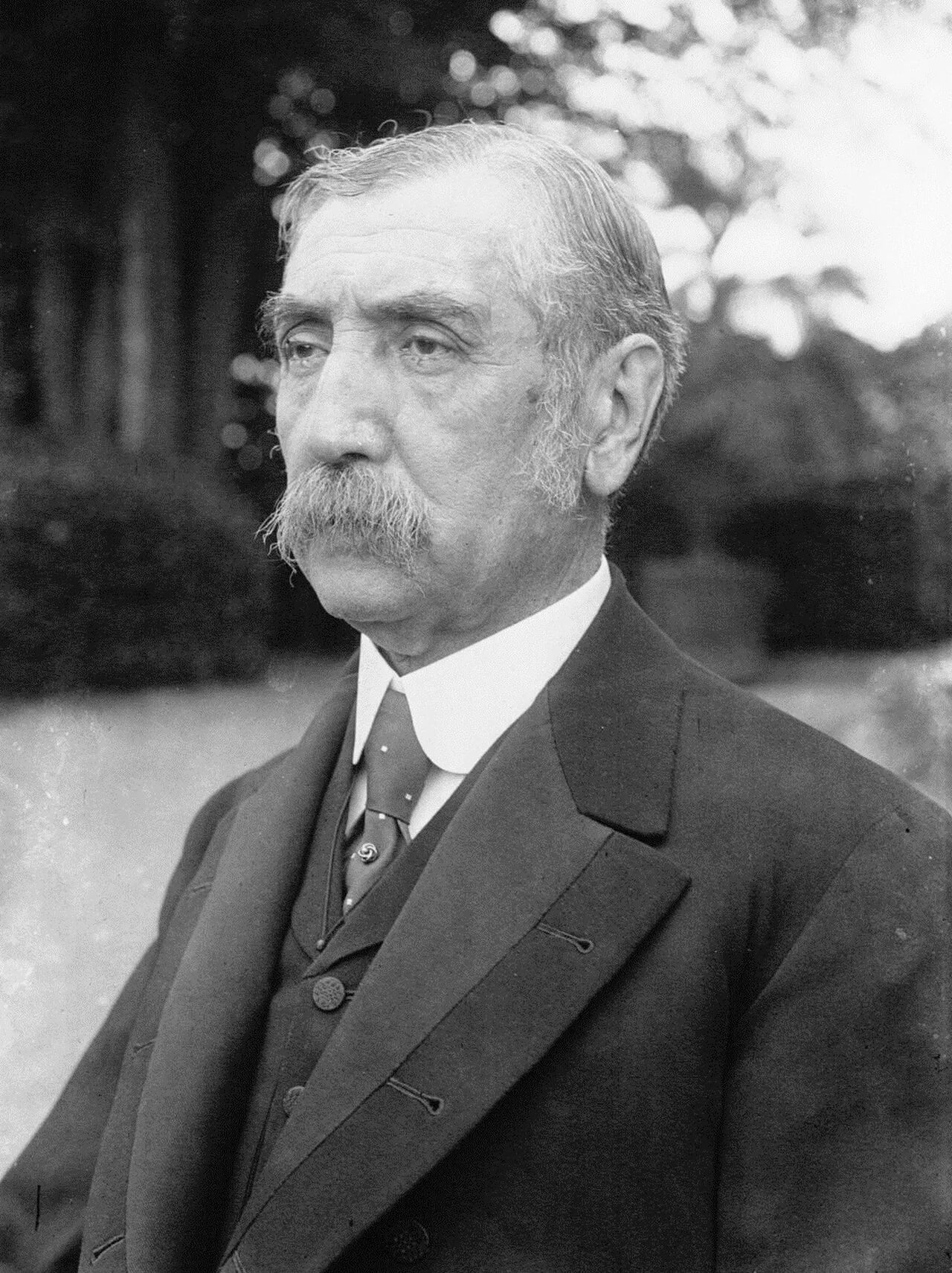 Portrait of Damad Ferid Pascha (1853–1923) – memorial page