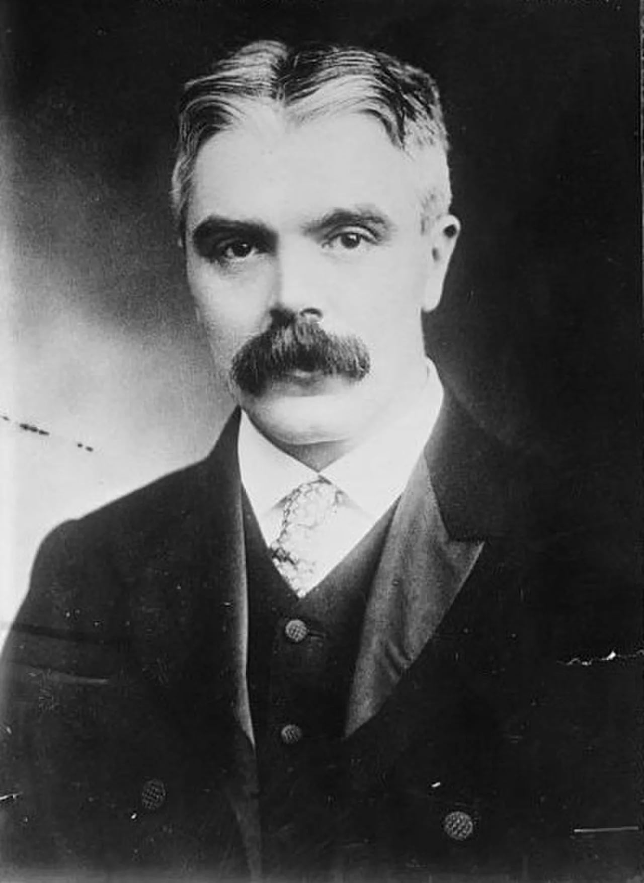 Portrait of Frank Dyson (1868–1939) – memorial page