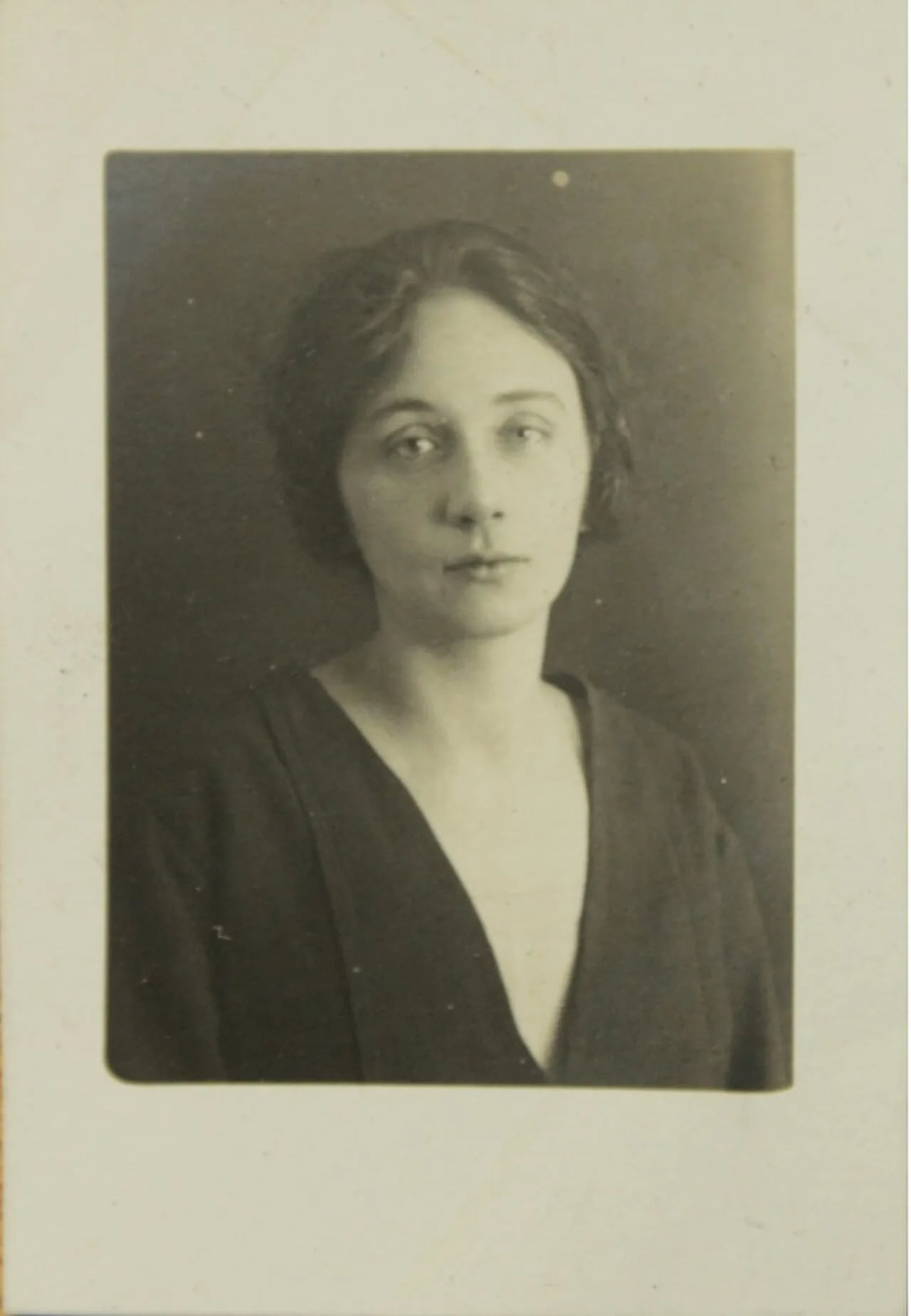 Portrait of Ludmila V. Šrutová (1888–1977) – memorial page