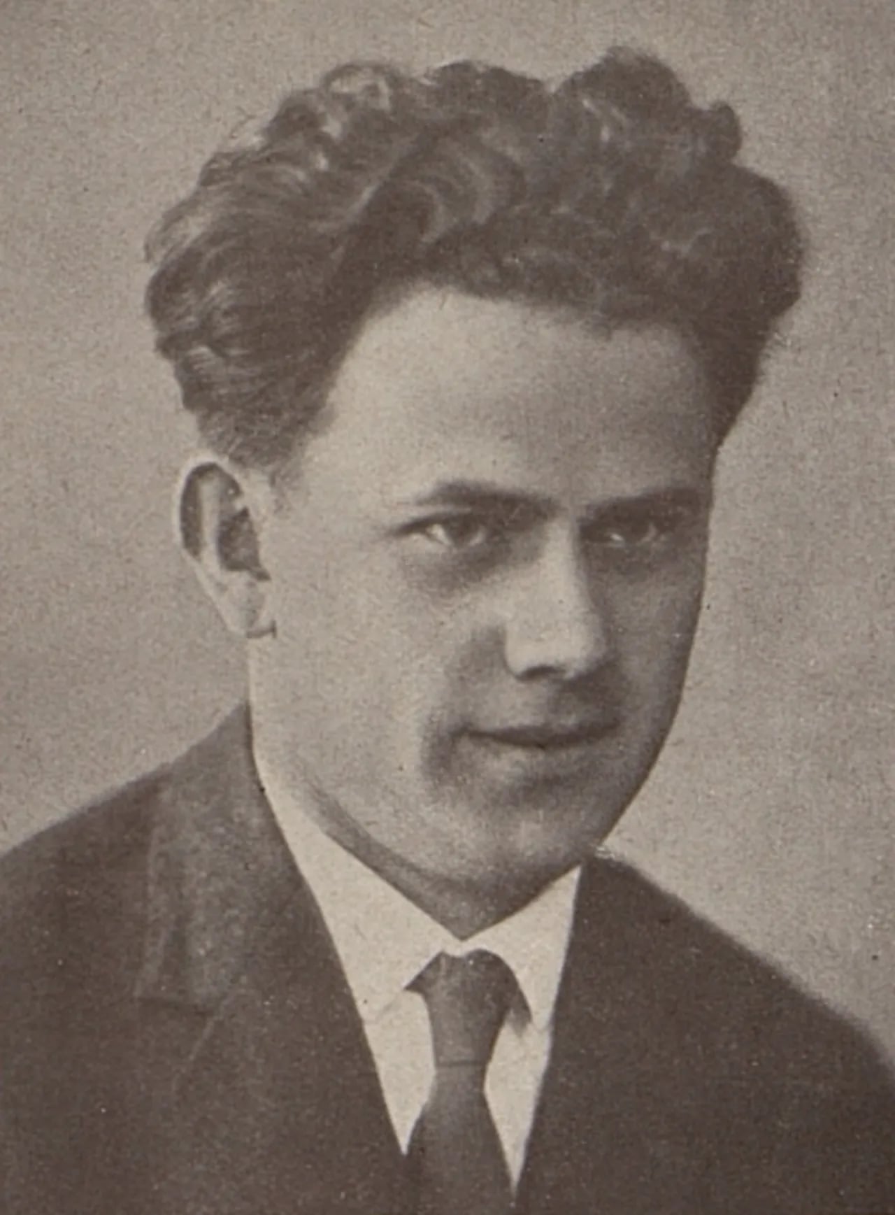 Portrait of Lev Uhlíř (1897–1947) – memorial page