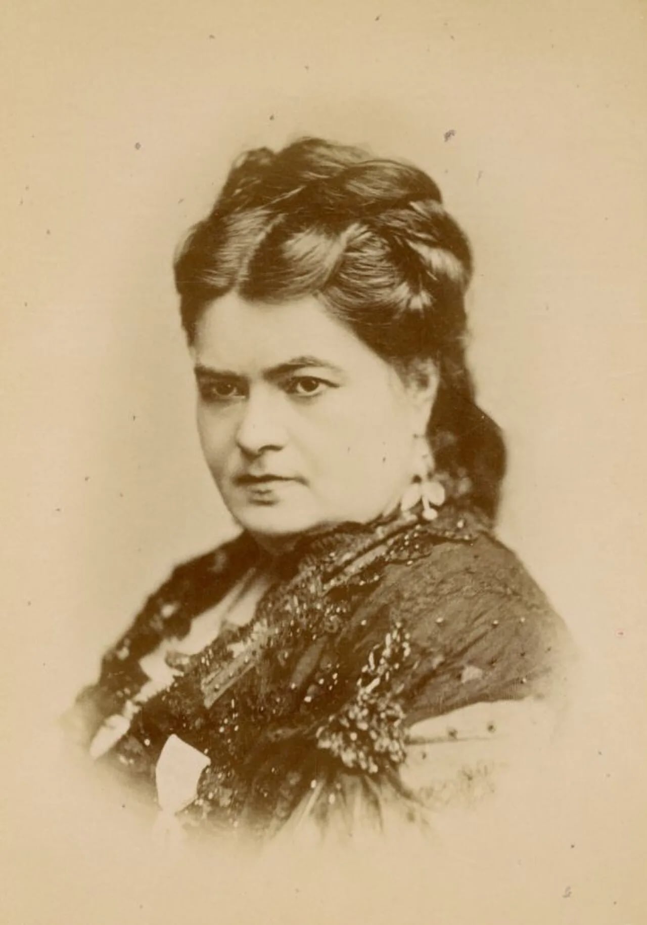 Portrait of Amélie Siona Ernst (1834–1889) – memorial page