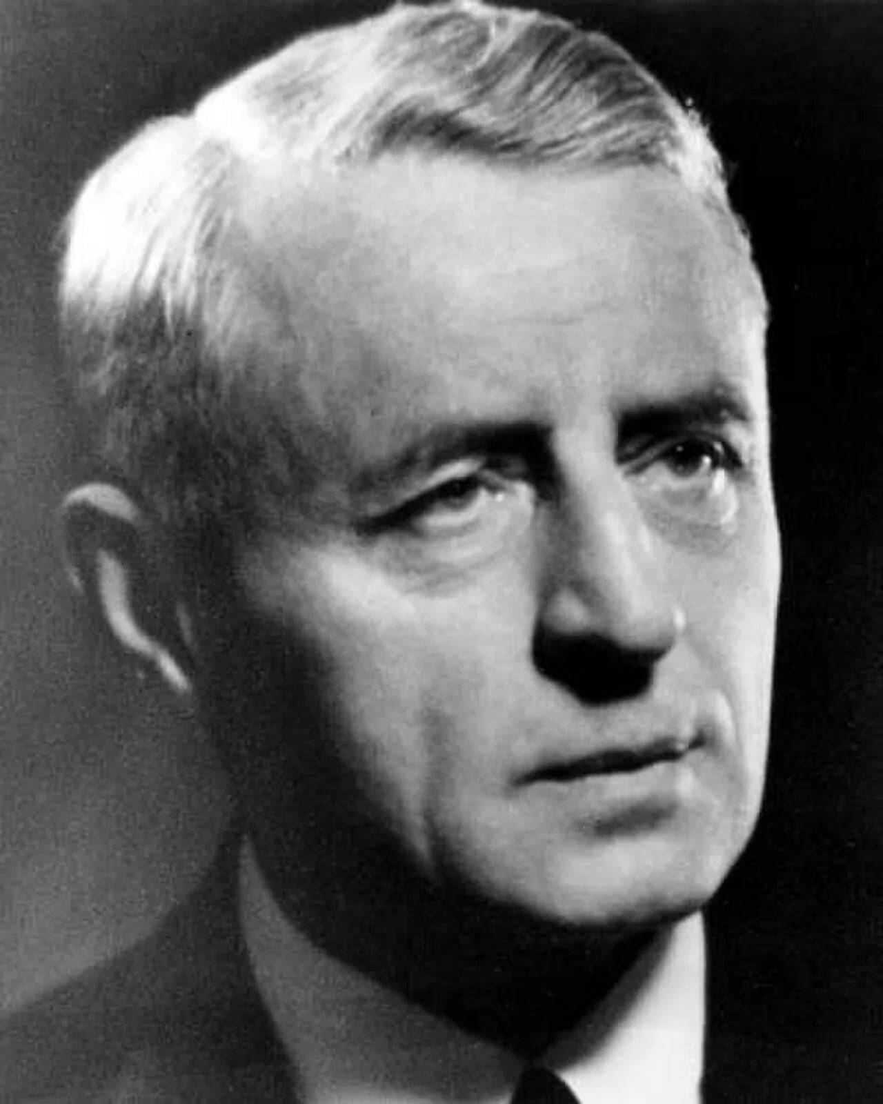 Portrait of Walter Cramer (1886–1944) – memorial page