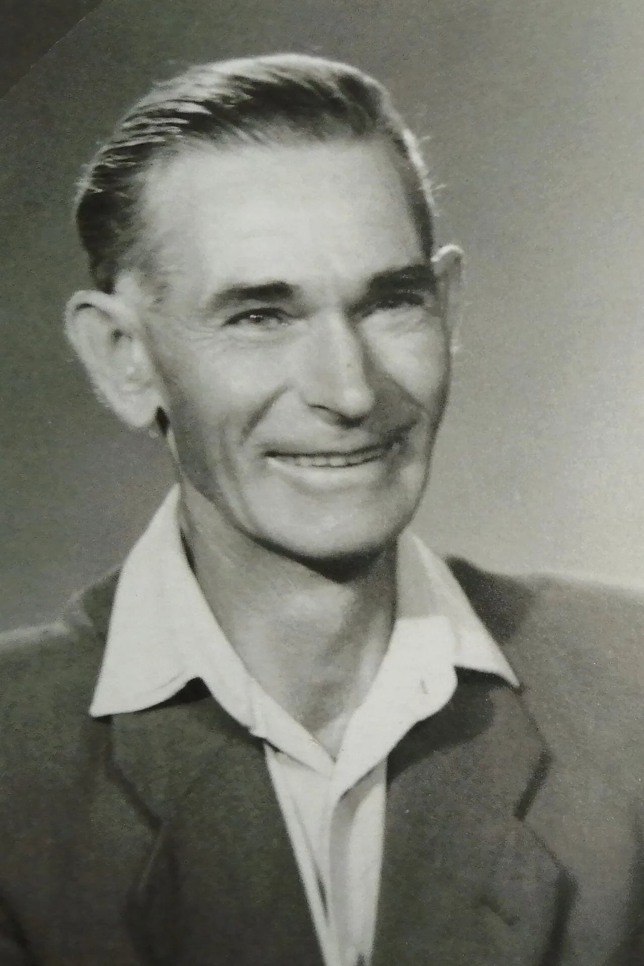 Portrait of Josef Knězek (1908–1969) – memorial page
