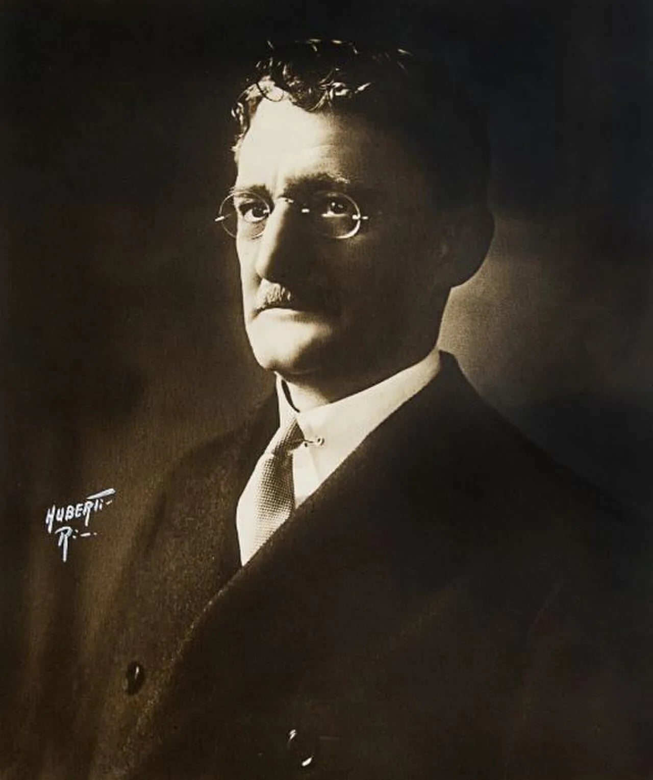 Porträt von Agenor Lafayette de Roure (1870–1935) – Gedenkseite