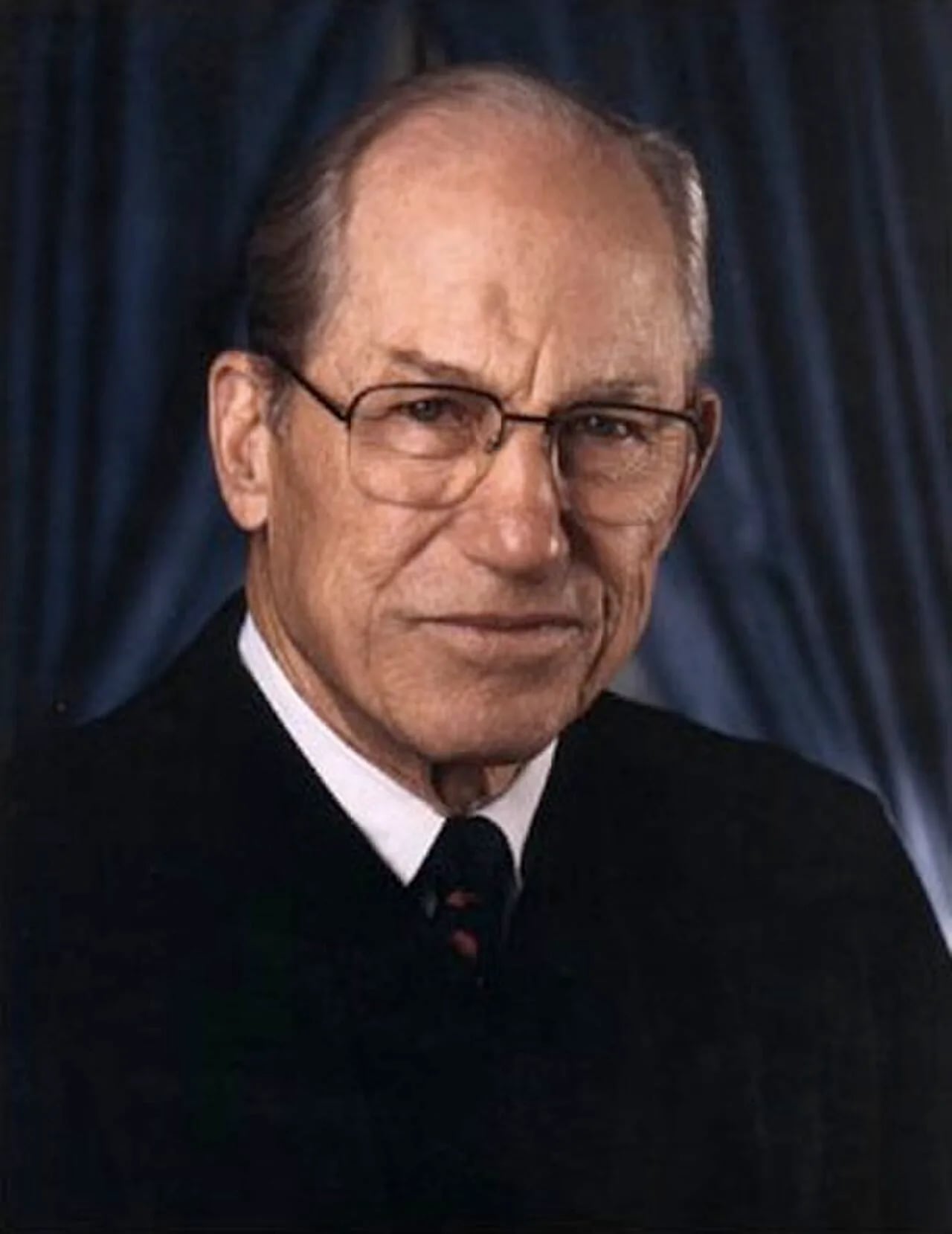 Porträt von Byron White (1917–2002) – Gedenkseite