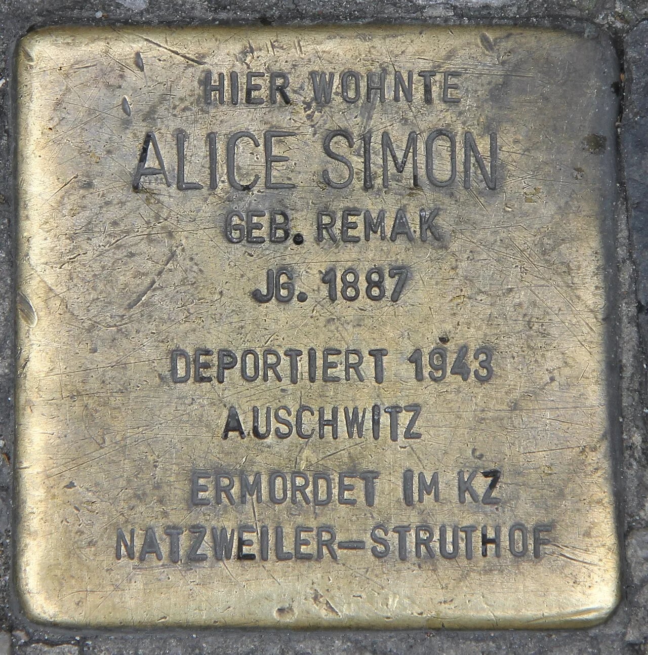 Portrait of Alice Simon (1887–1943) – memorial page