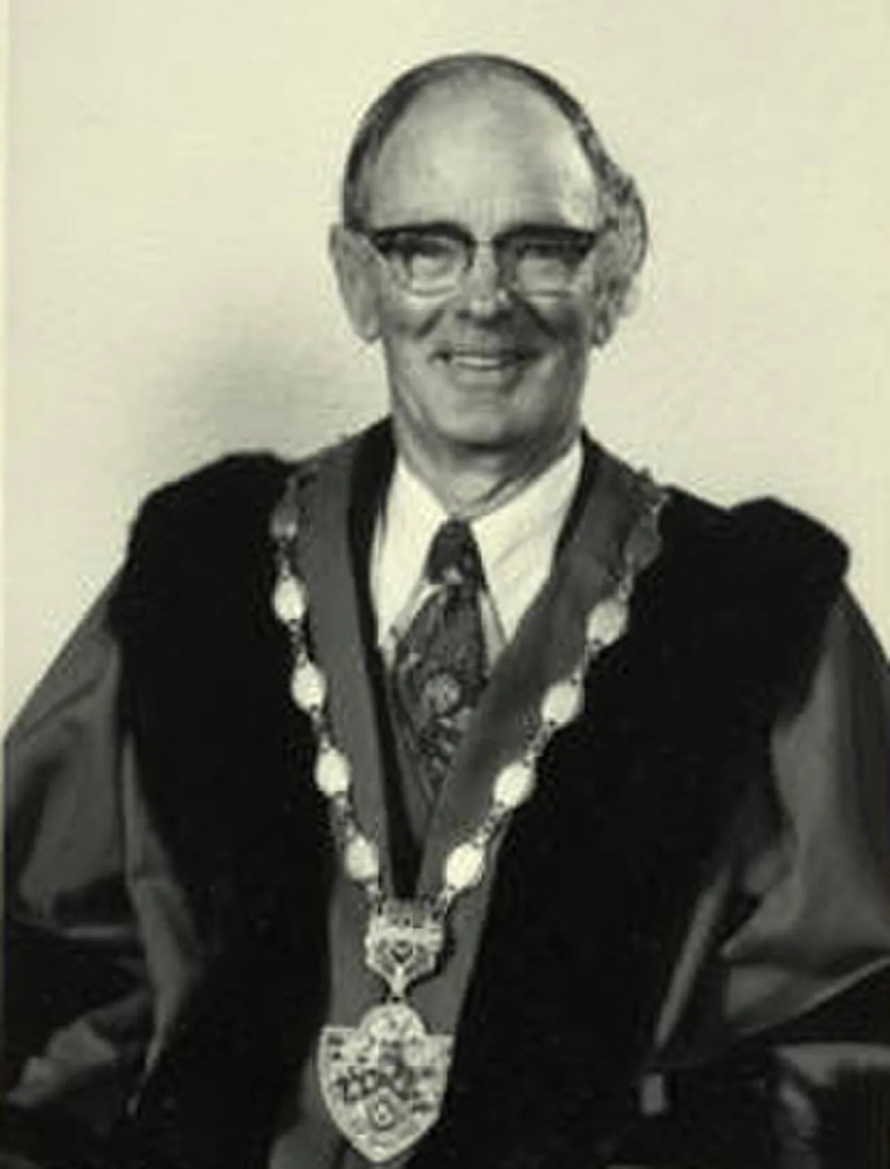 Porträt von Lloyd Elsmore (1913–2007) – Gedenkseite