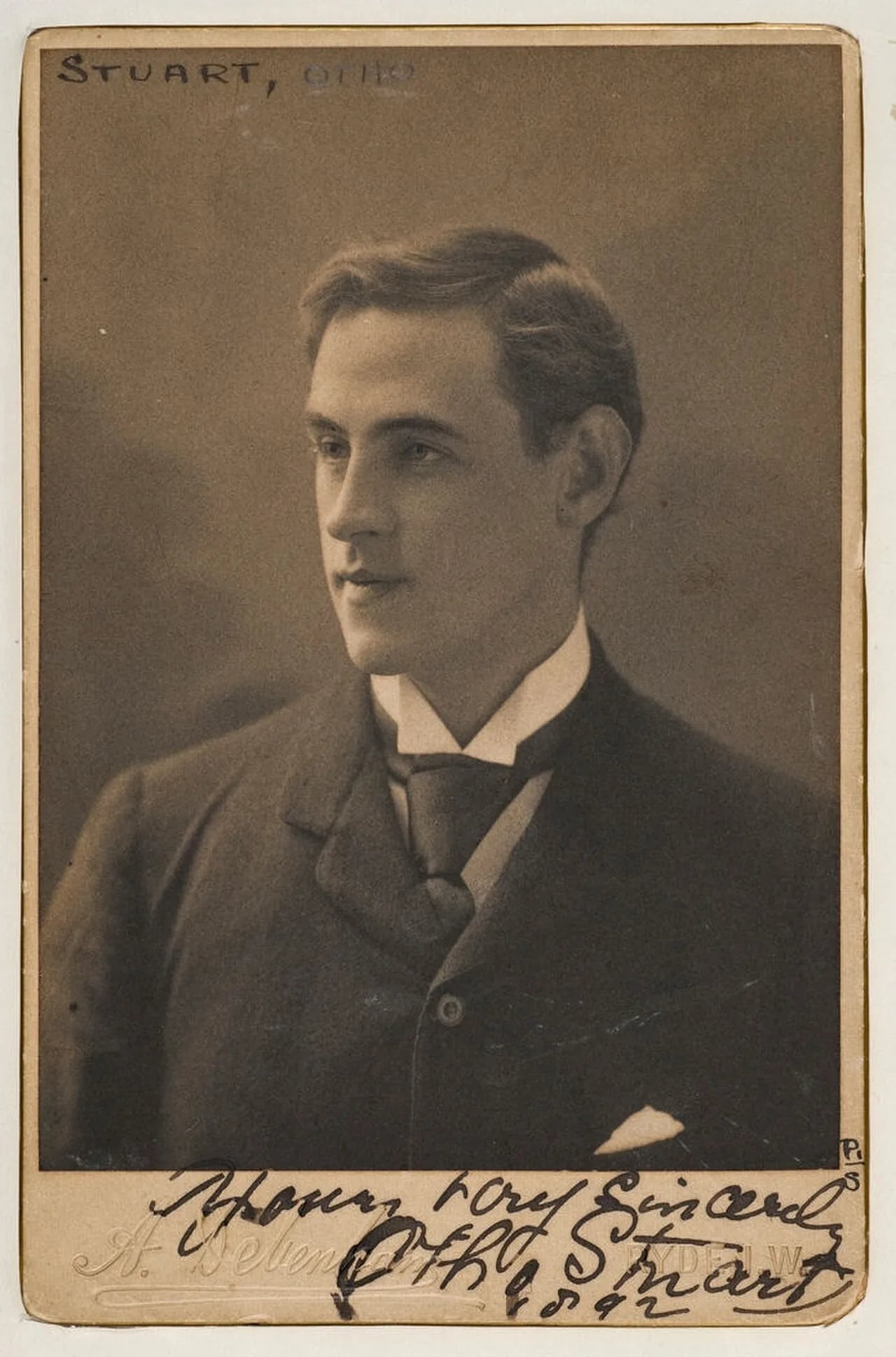 Porträt von Otho Stuart (1863–1930) – Gedenkseite