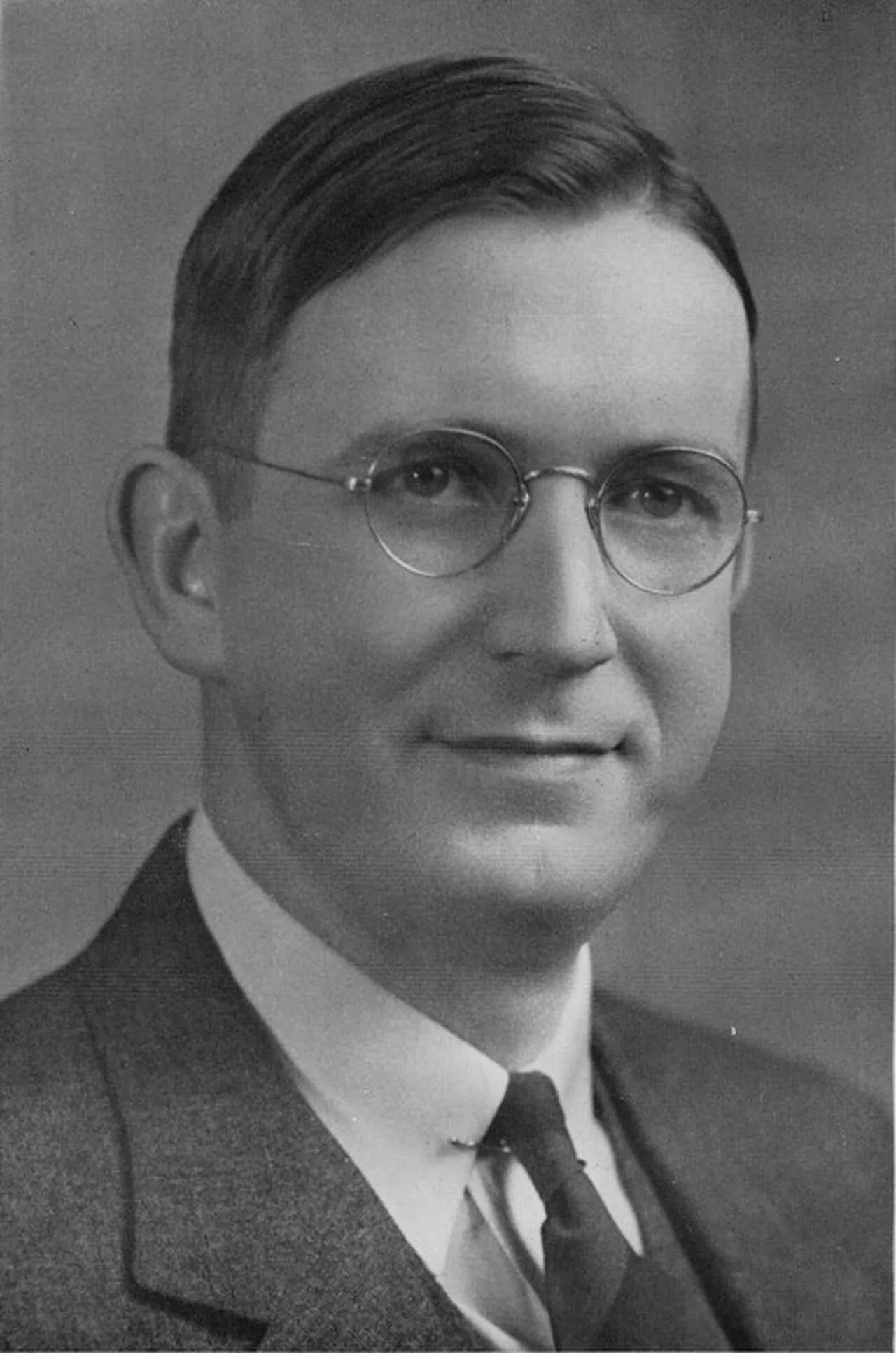Portrait of Henry L. Bridges (1907–2002) – memorial page