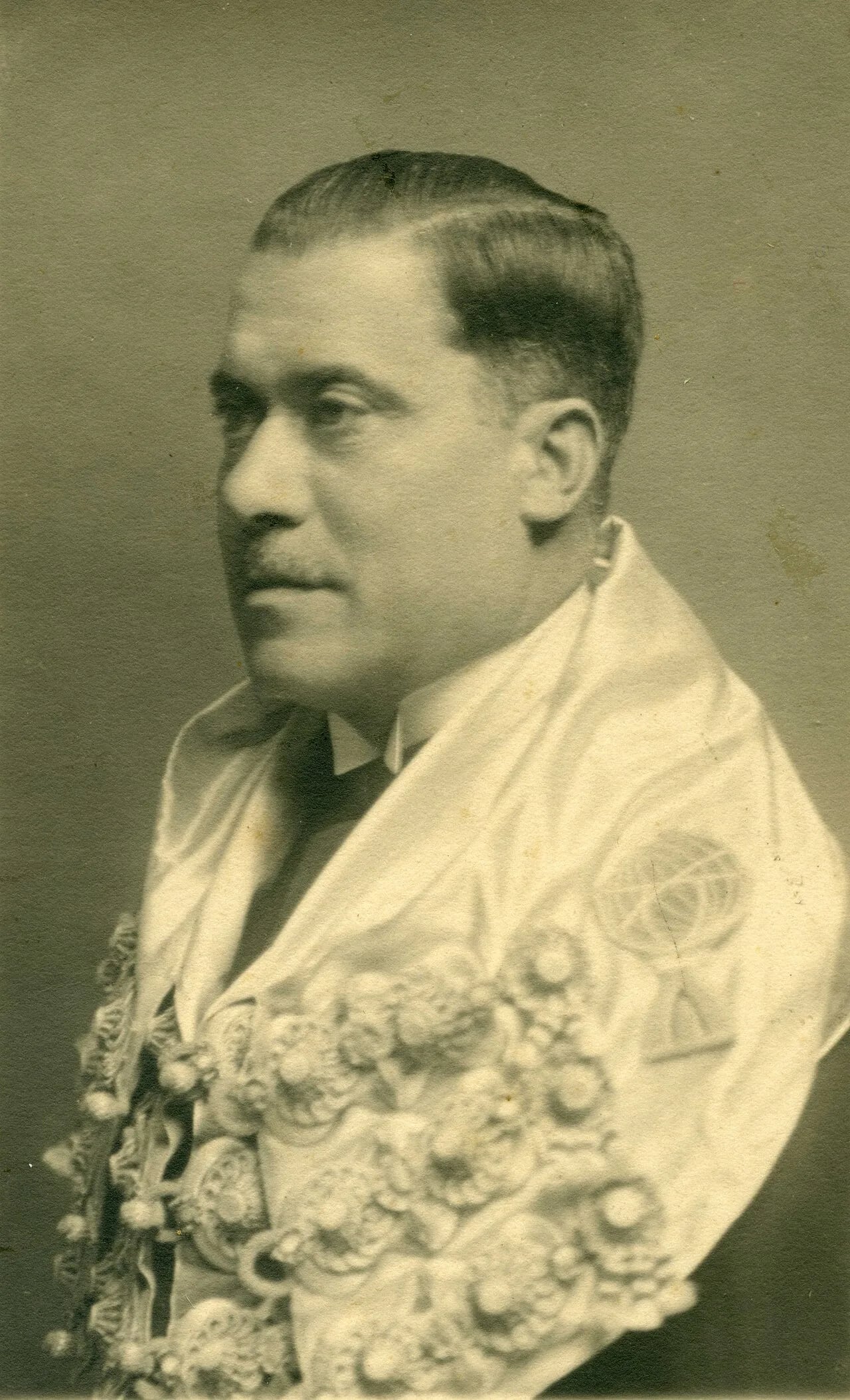 Portrait of Aureliano de Mira Fernandes (1884–1958) – memorial page