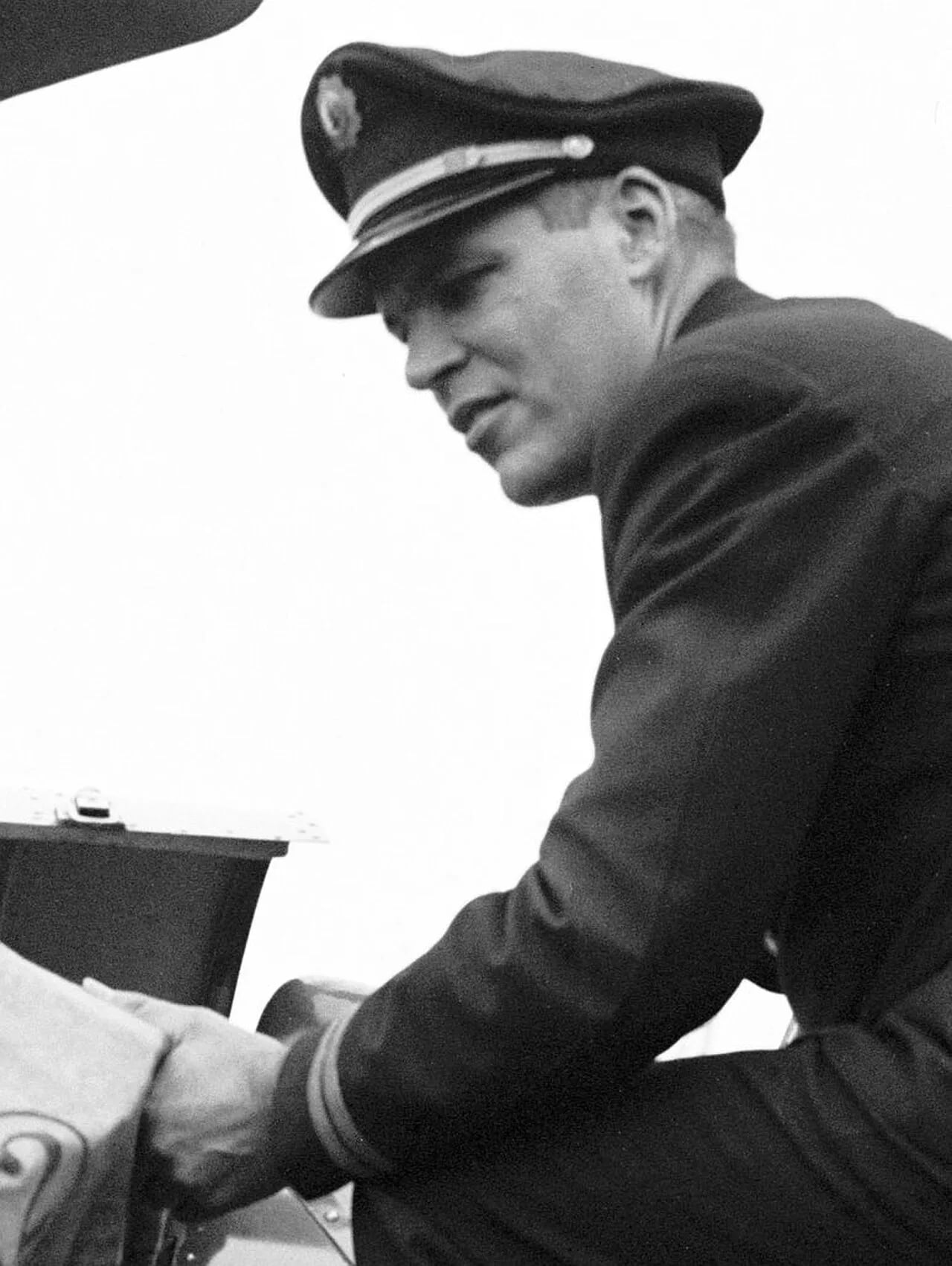 Portrait of Johnny Miller (1905–2008) – memorial page