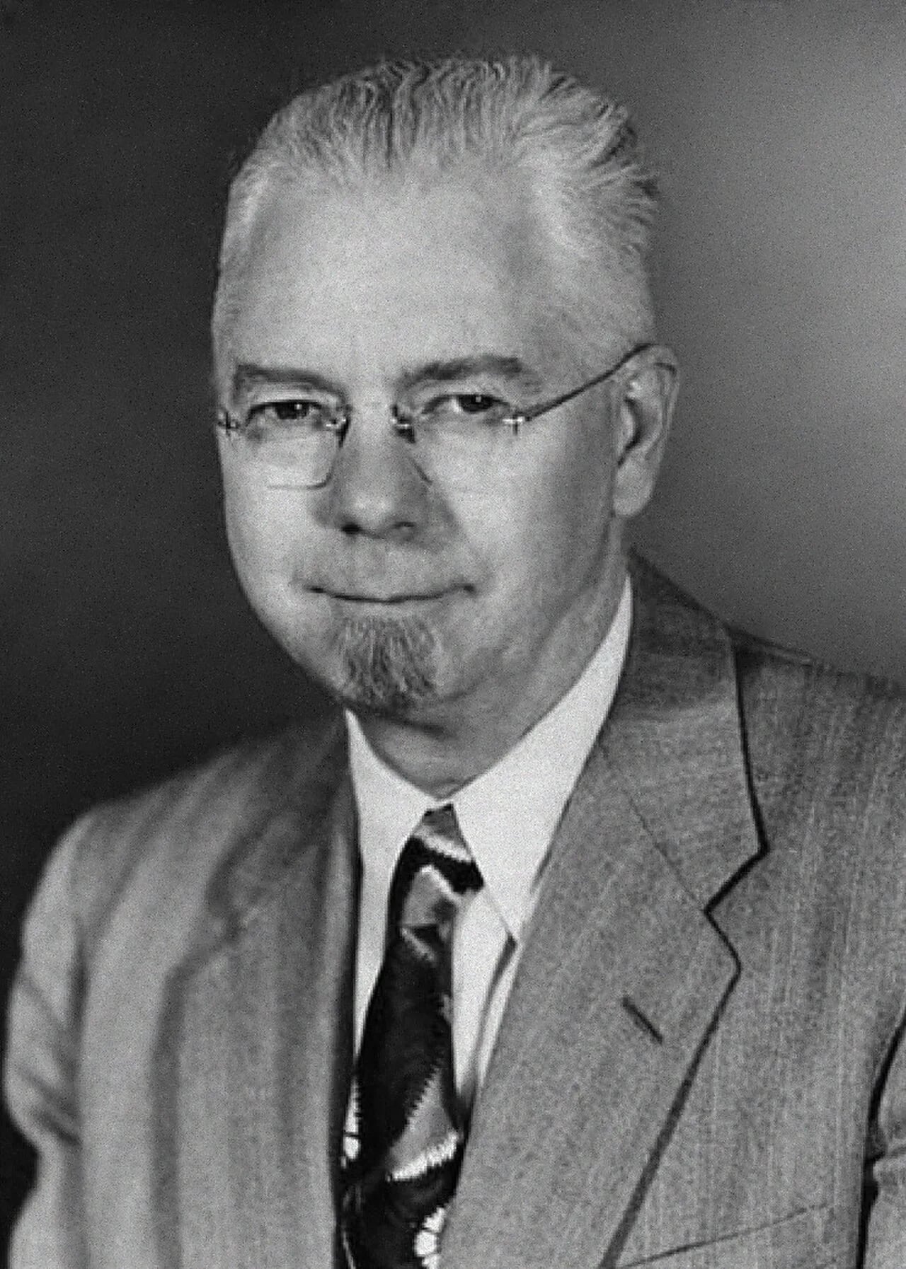 Porträt von Robert Morris Page (1903–1992) – Gedenkseite