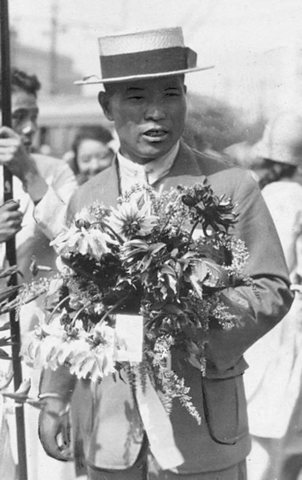 Portrait of Kanaguri Shisō (1891–1983) – memorial page