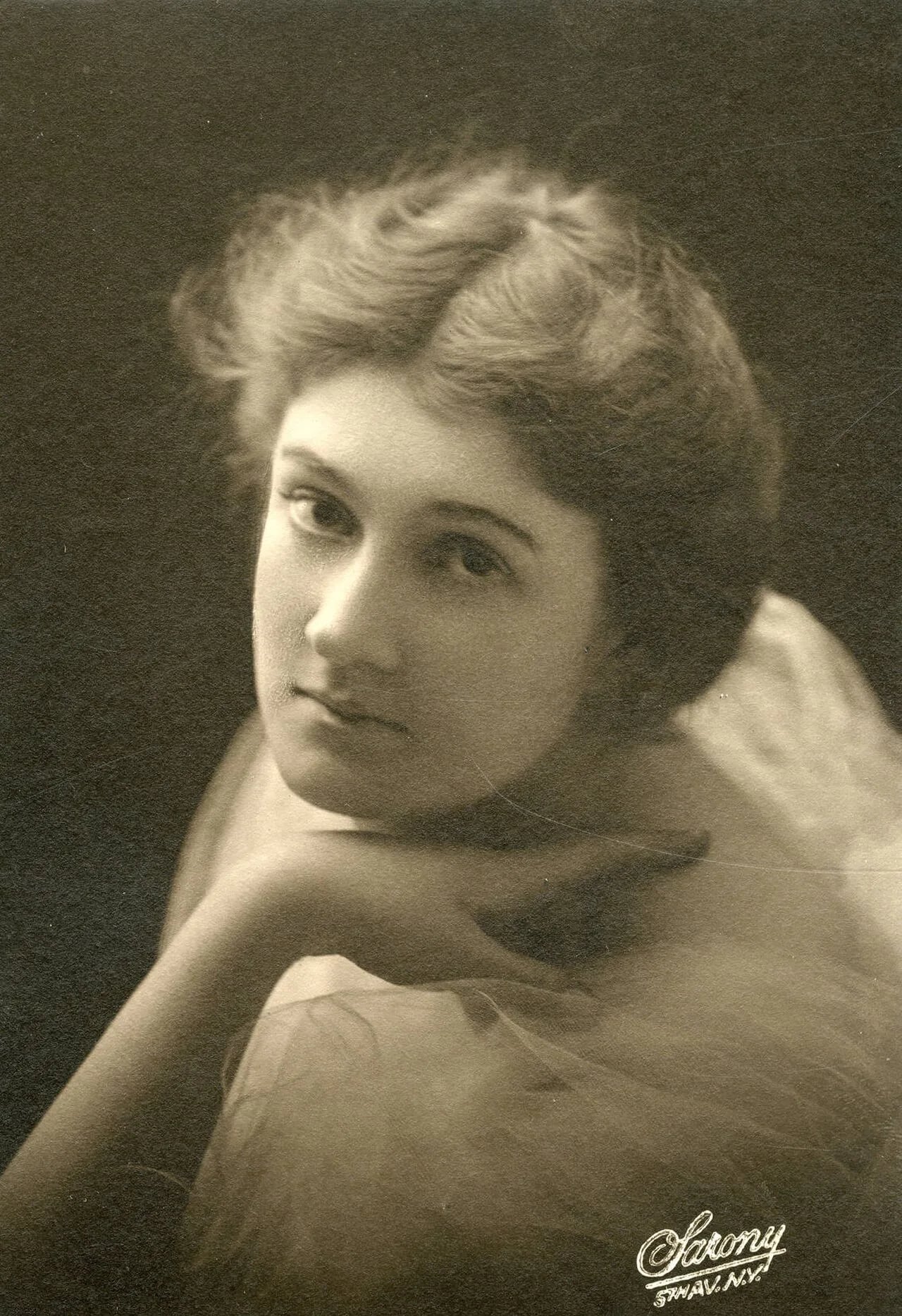 Portrait of Alice Wilson (1887–1944) – memorial page