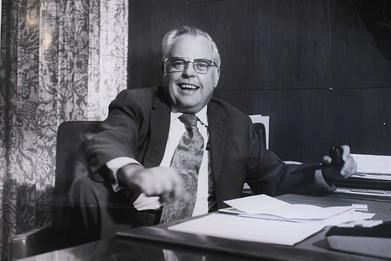 Portrait of James Hillier (1915–2007) – memorial page