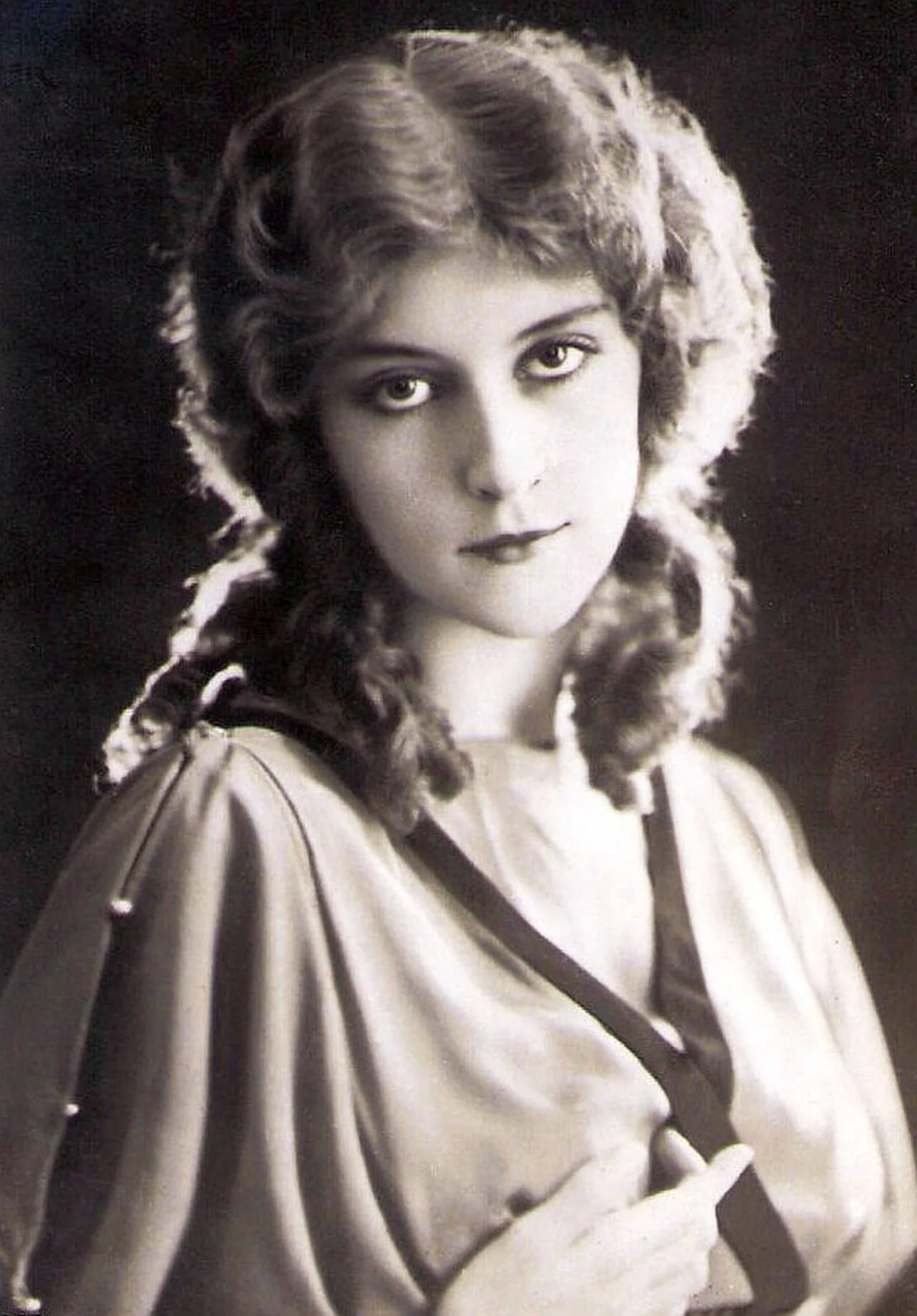 Portrait of Elga Brink (1895–1985) – memorial page