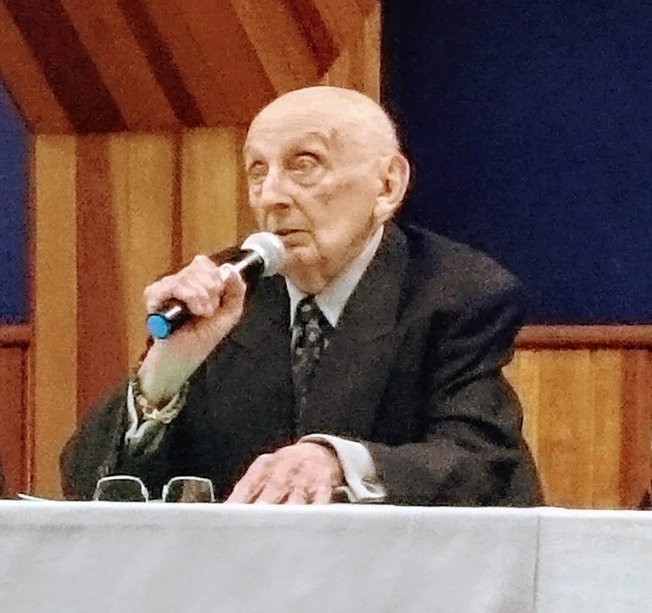 Porträt von Carlos Augusto de Figueiredo Monteiro (1927–2022) – Gedenkseite