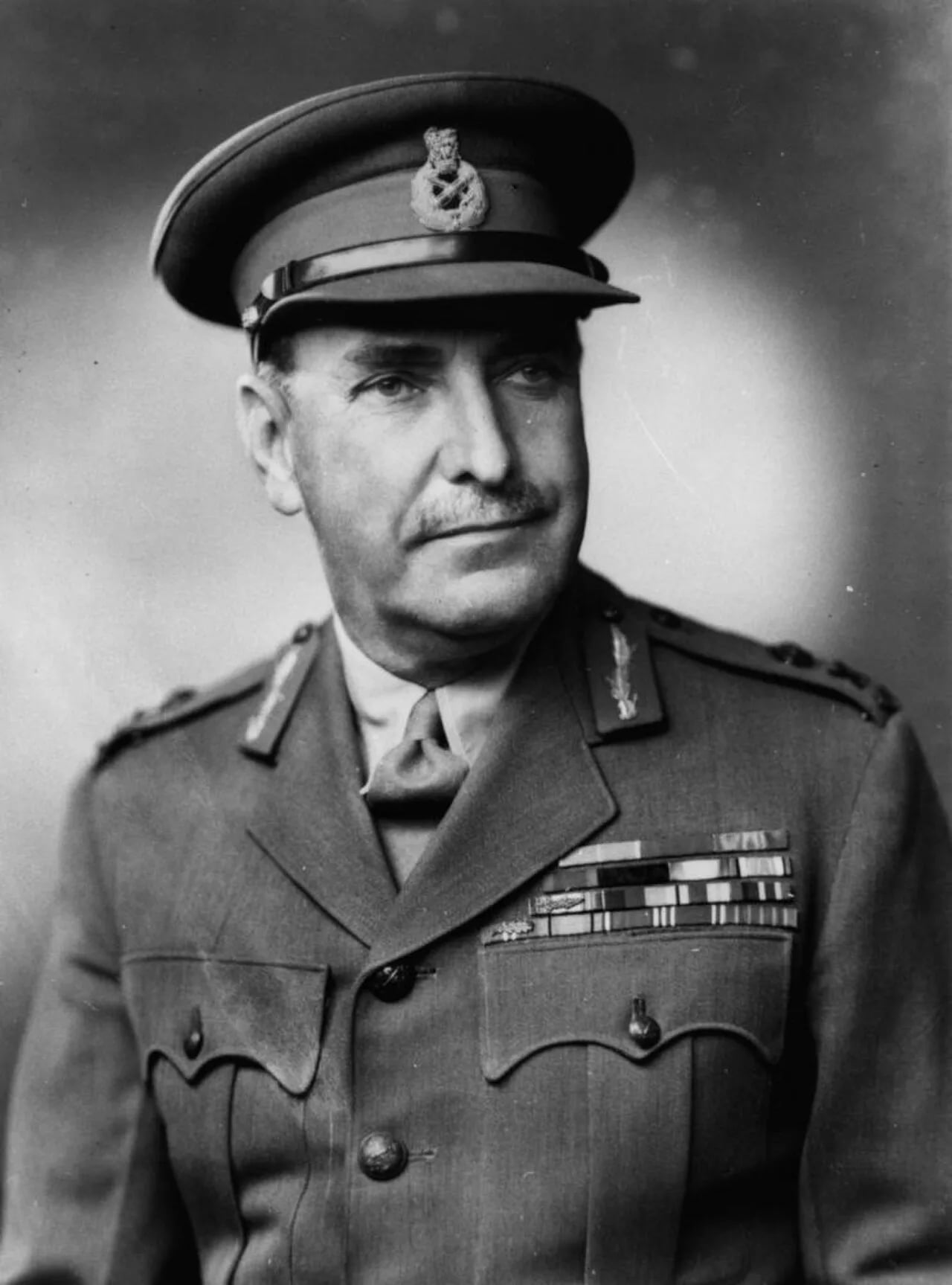 Portrait of John Lavarack (1885–1957) – memorial page