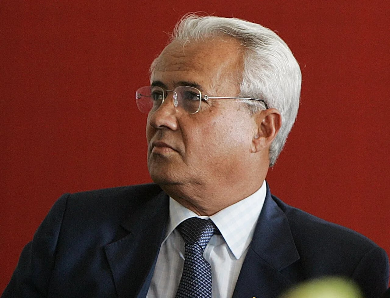 Portrait of Carlos Wilson Rocha de Queirós Campos (1950–2009) – memorial page