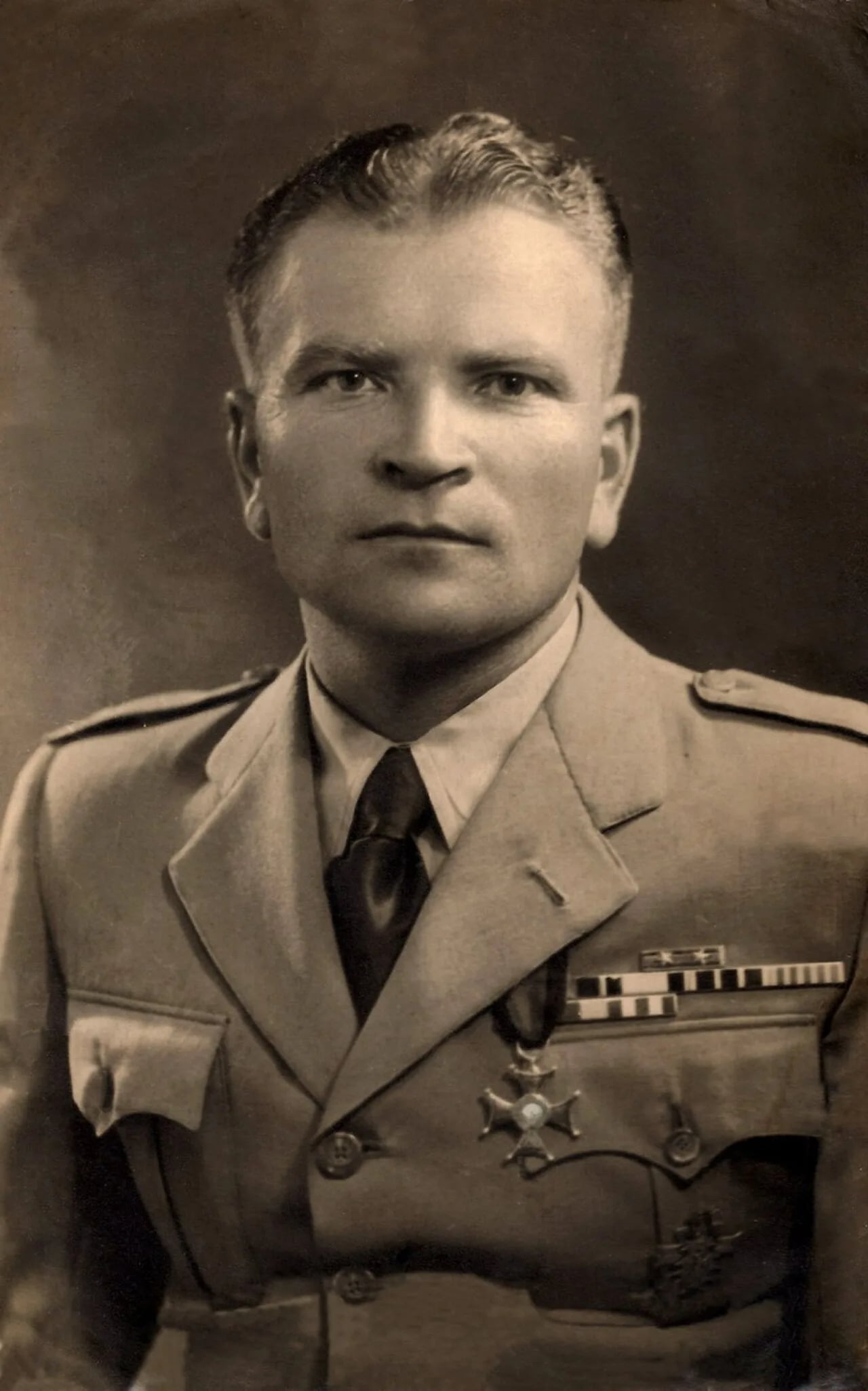 Portrait of Adolf Bartoszewski (1907–1990) – memorial page