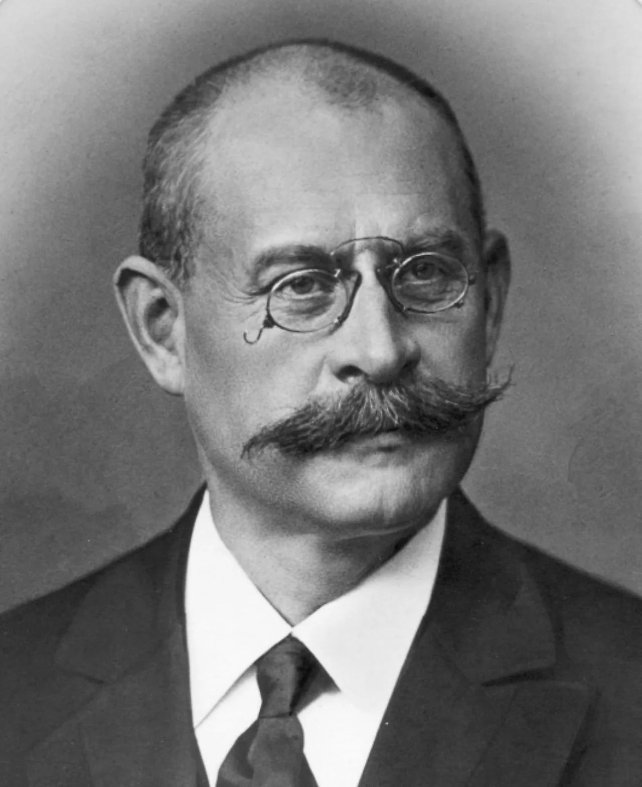 Porträt von Georg Knorr (1859–1911) – Gedenkseite