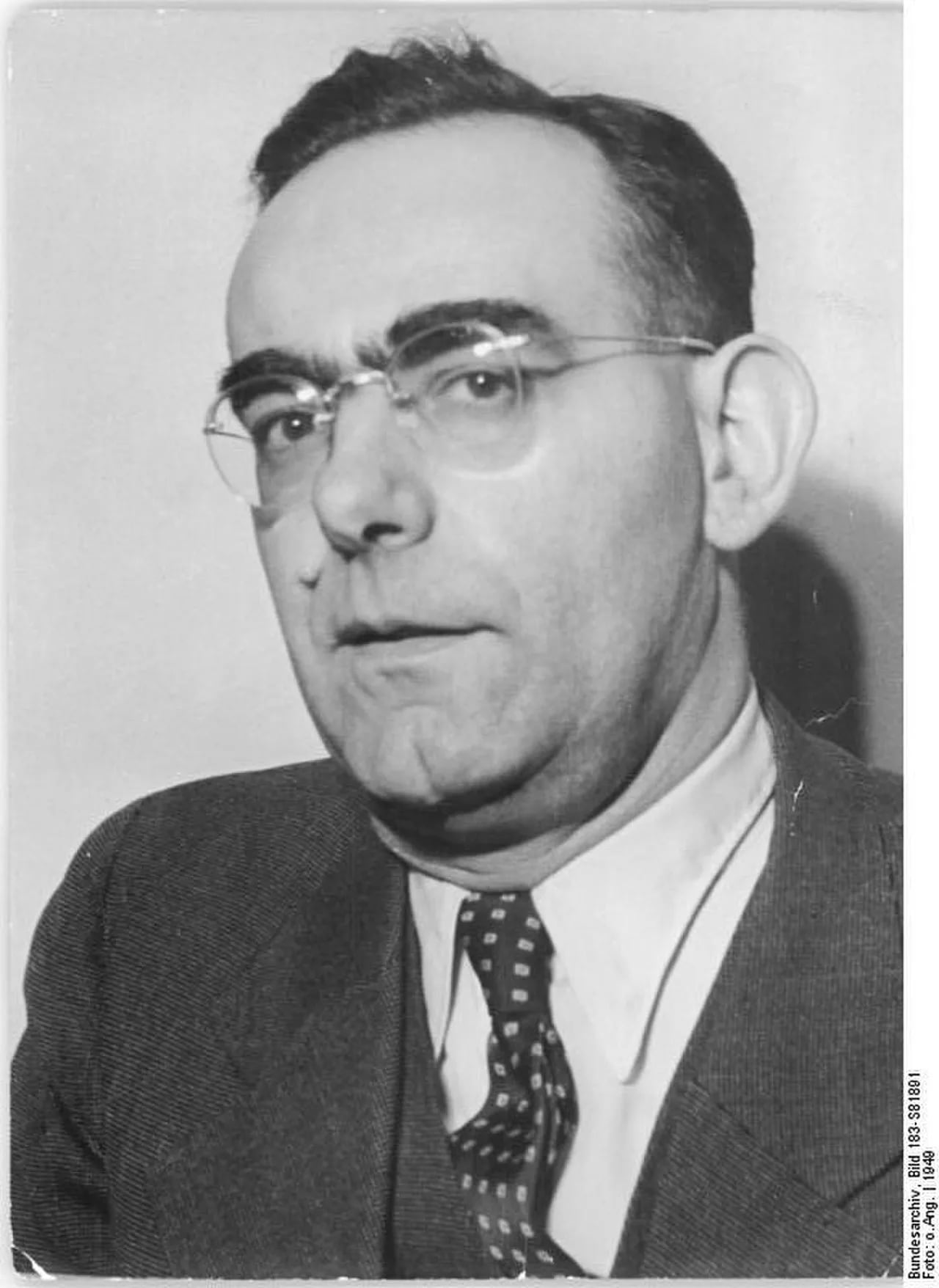 Portrait of Louis Fürnberg (1909–1957) – memorial page