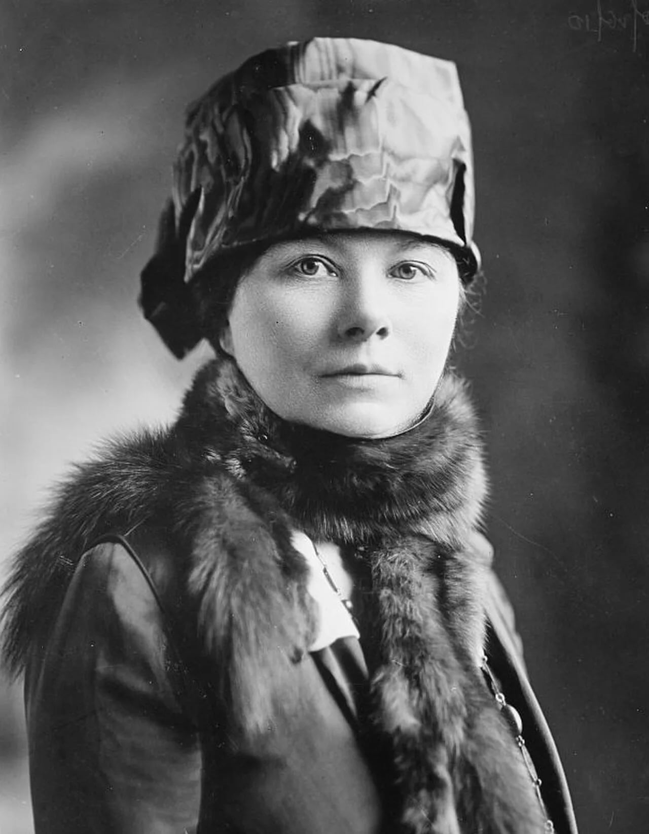 Portrait of Esther Pohl Lovejoy (1869–1967) – memorial page
