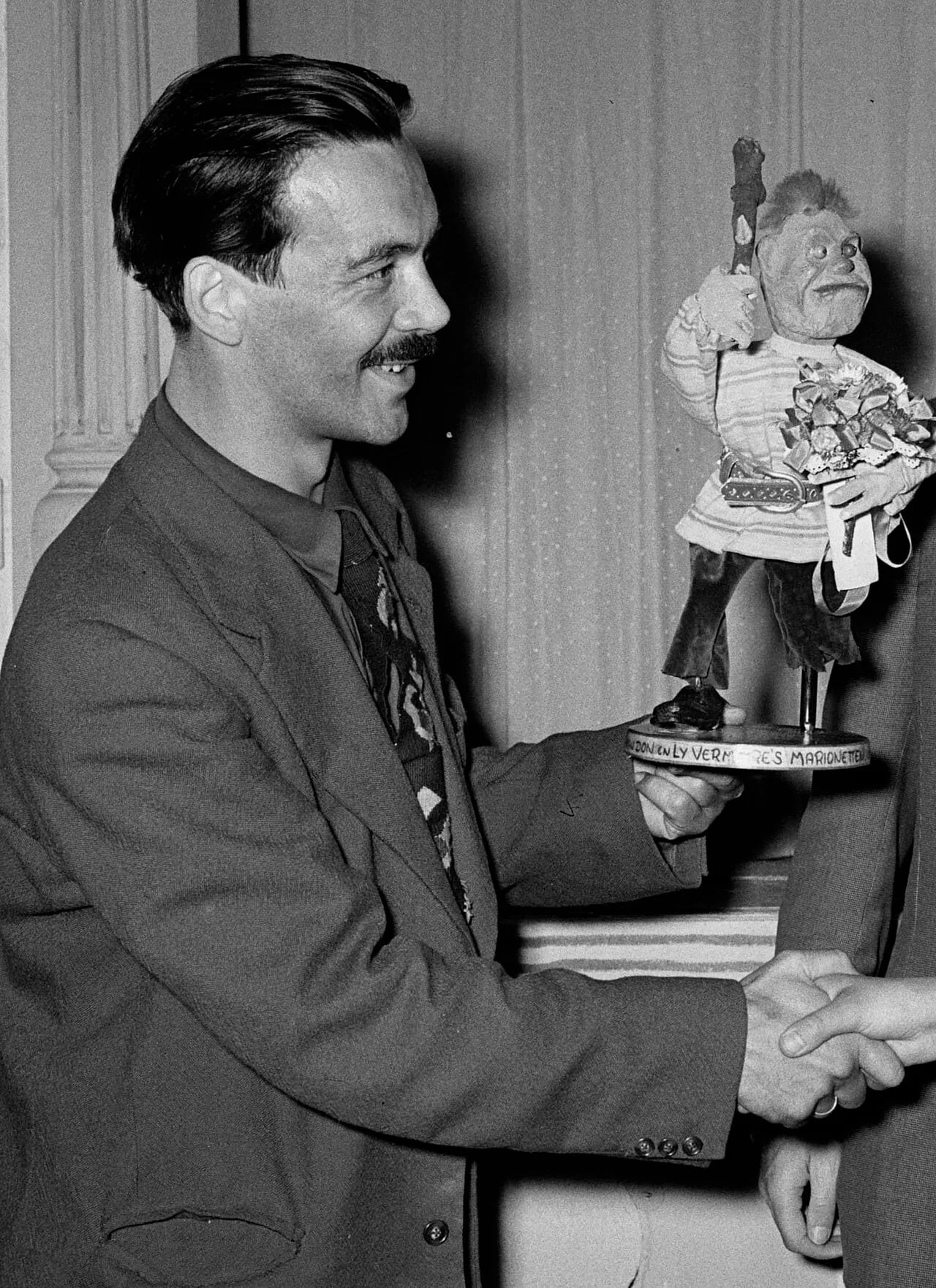 Portrait of Don Vermeire (1916–2004) – memorial page