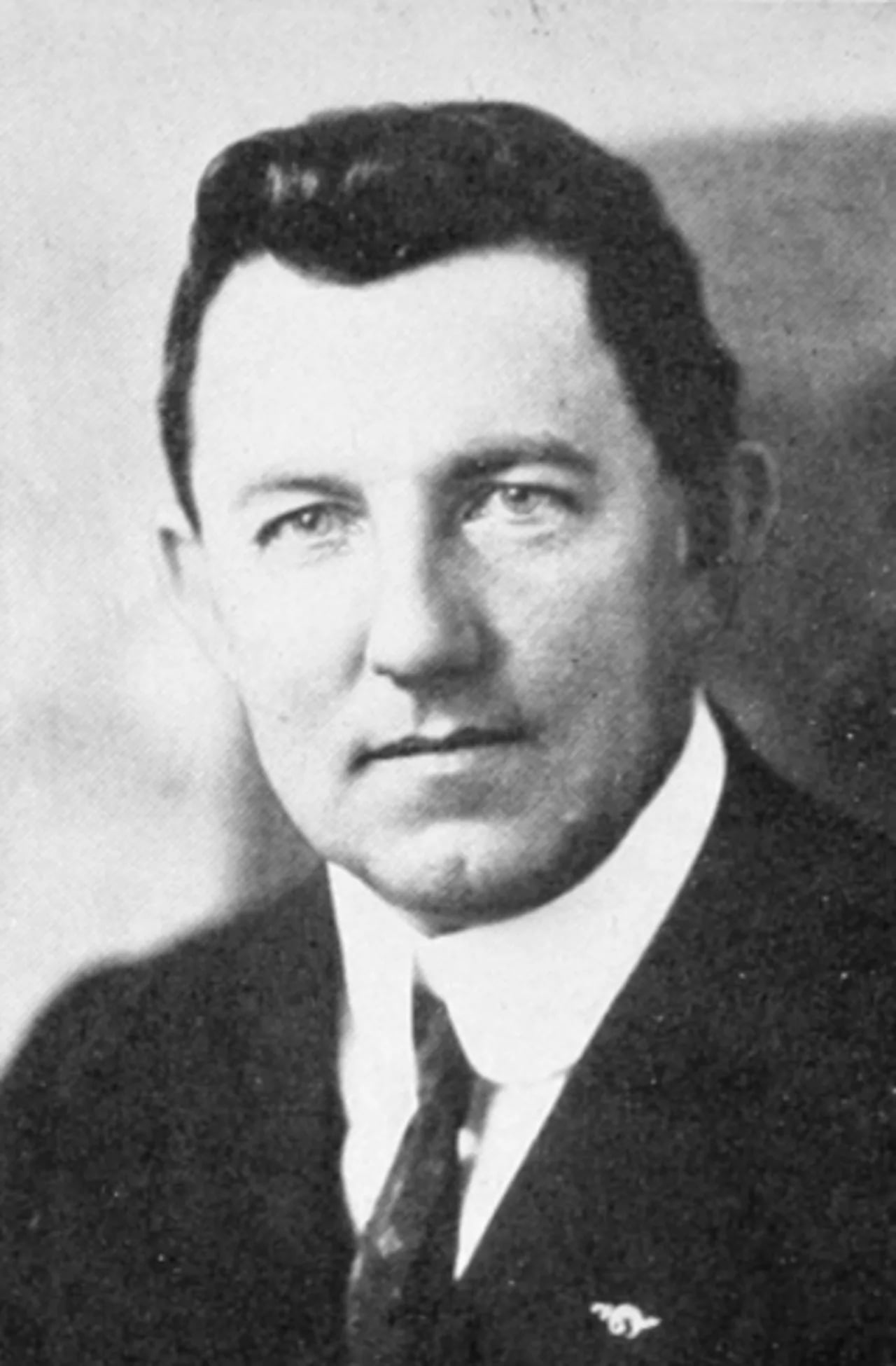 Portrait of William H. Adams (1872–1958) – memorial page