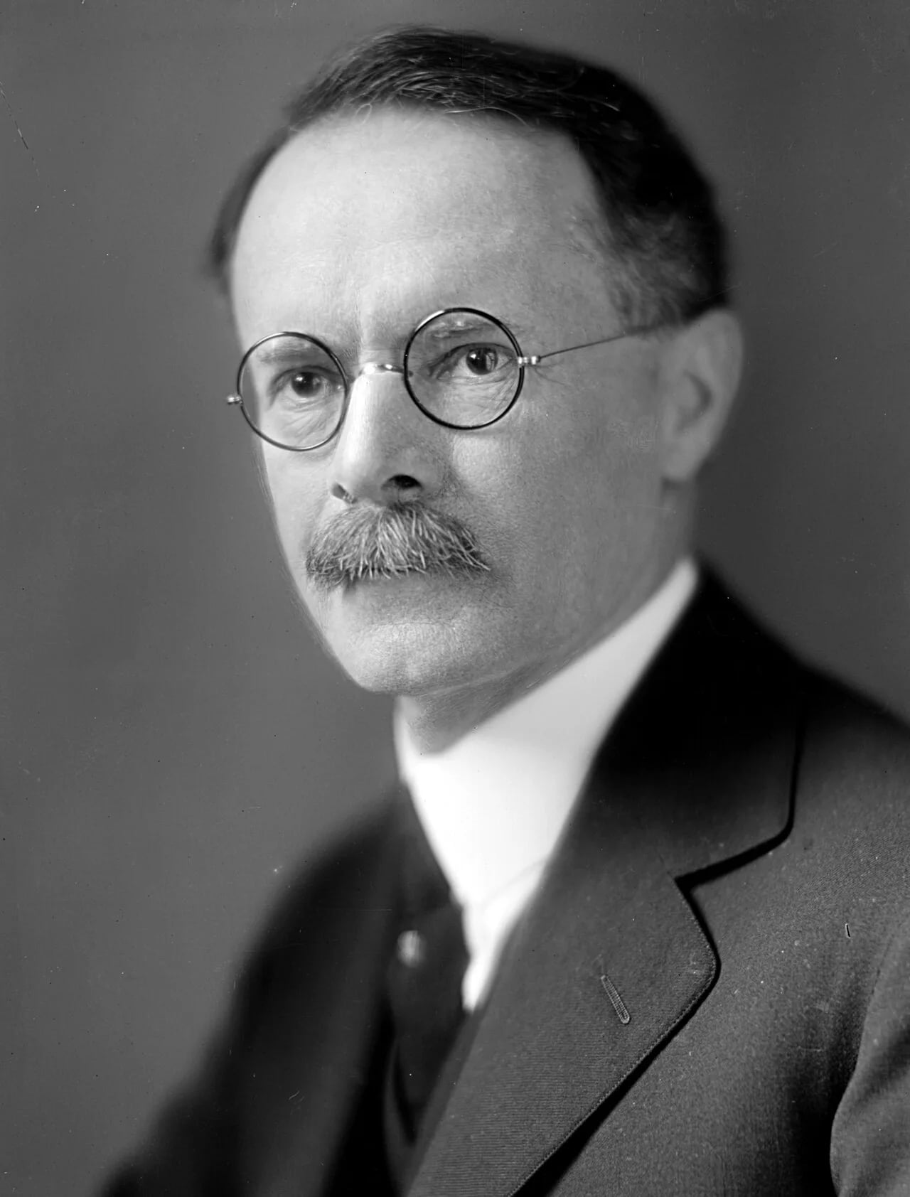 Porträt von Merlin Hull (1870–1953) – Gedenkseite