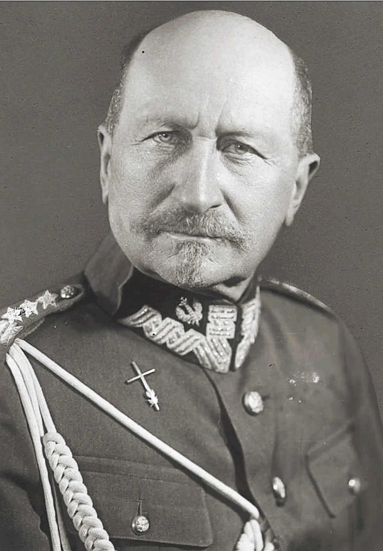 Porträt von Józef Dowbor-Muśnicki (1867–1937) – Gedenkseite
