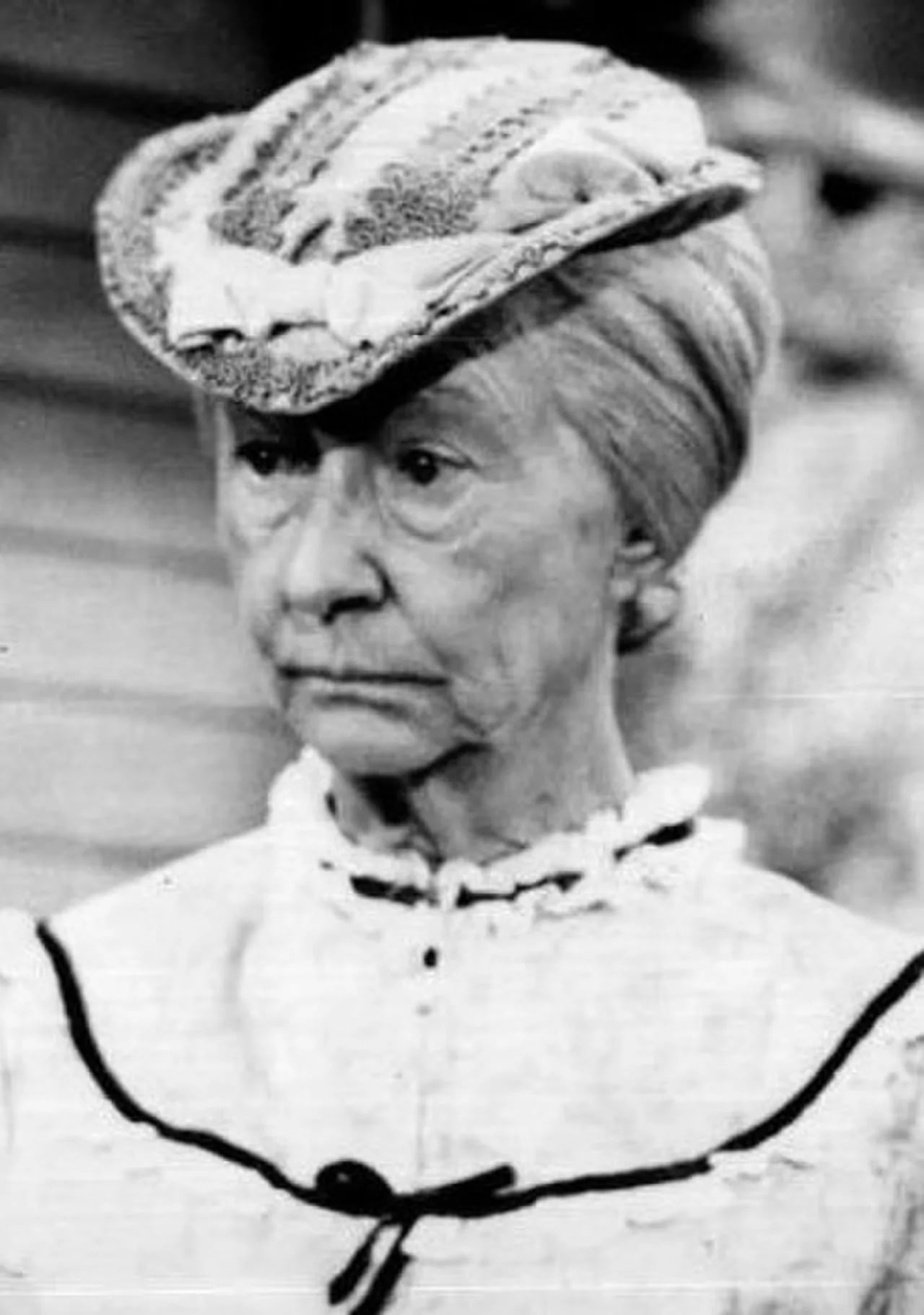 Portrait of Irene Ryan (1902–1973) – memorial page