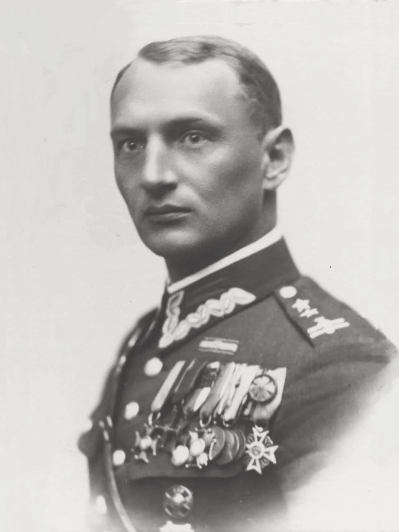 Porträt von Władysław Mączewski (1894–1979) – Gedenkseite