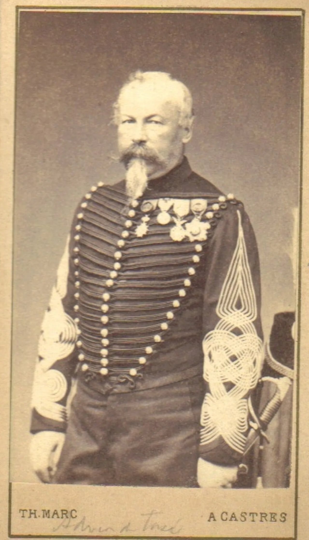 Porträt von Adrien de Tucé (1817–1888) – Gedenkseite
