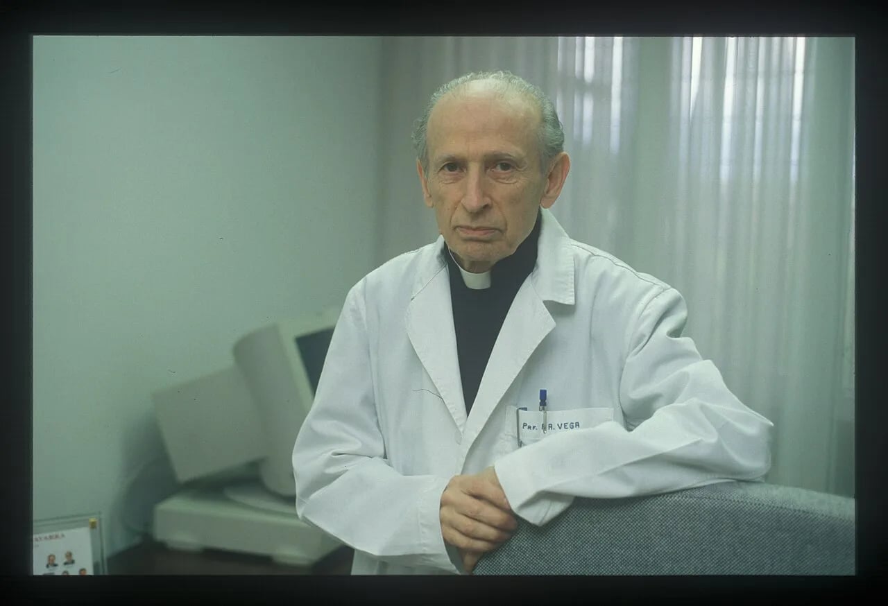 Portrait of Félix Álvarez de la Vega (1921–2013) – memorial page