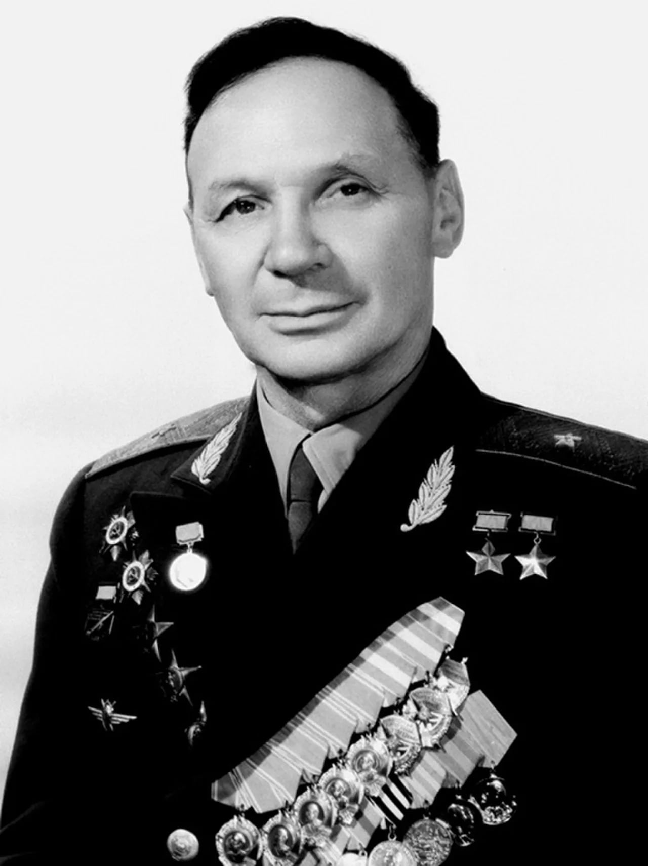 Porträt von Wladimir Konstantinowitsch Kokkinaki (1904–1985) – Gedenkseite