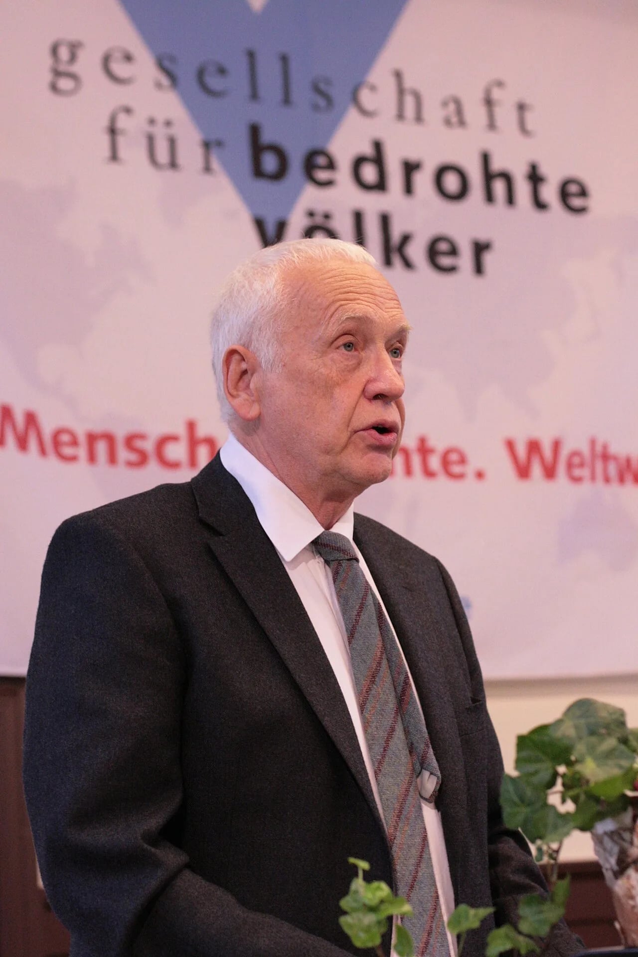 Porträt von Tilman Zülch (1939–2023) – Gedenkseite