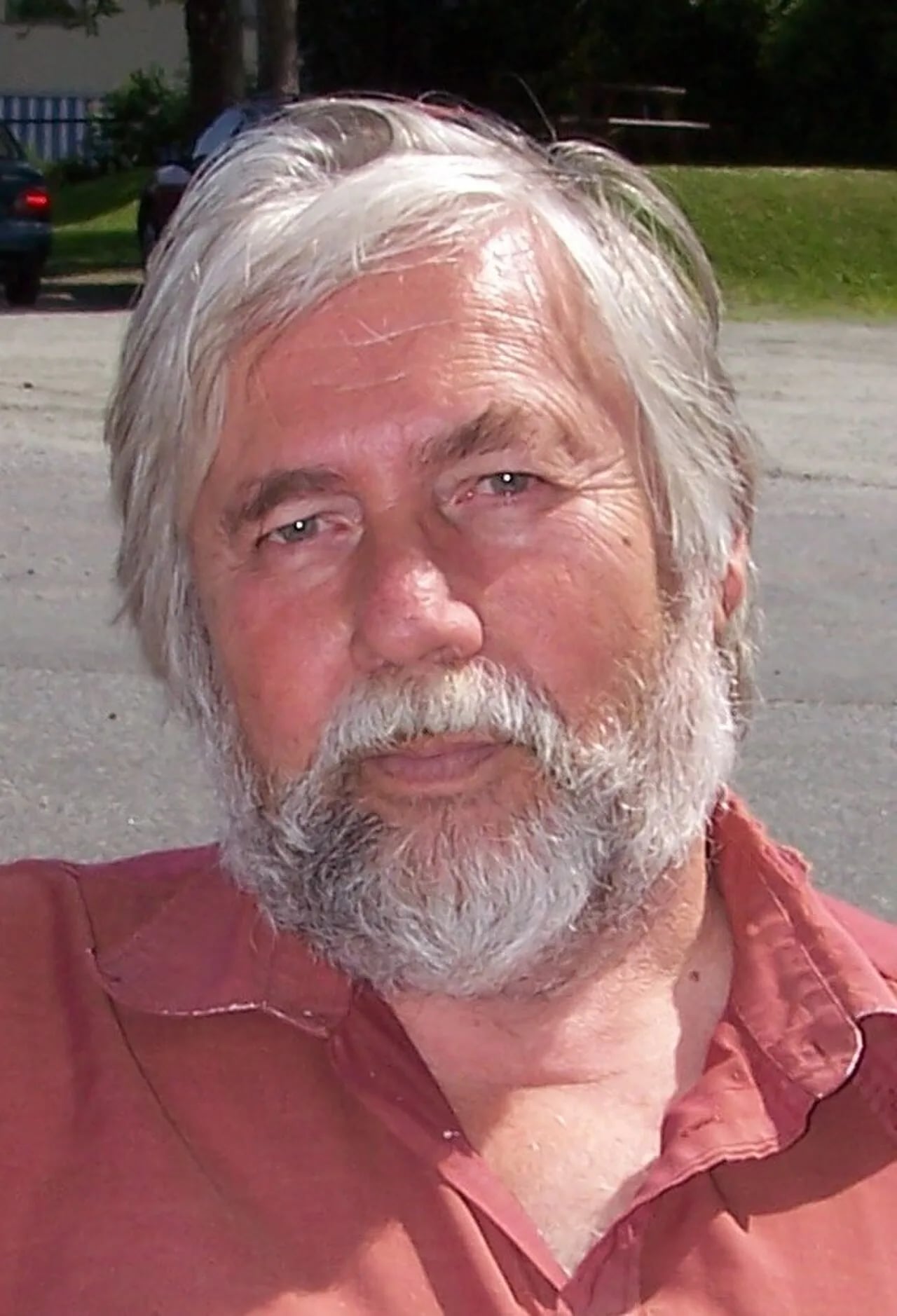 Porträt von Tor Åge Bringsværd (1939–2025) – Gedenkseite