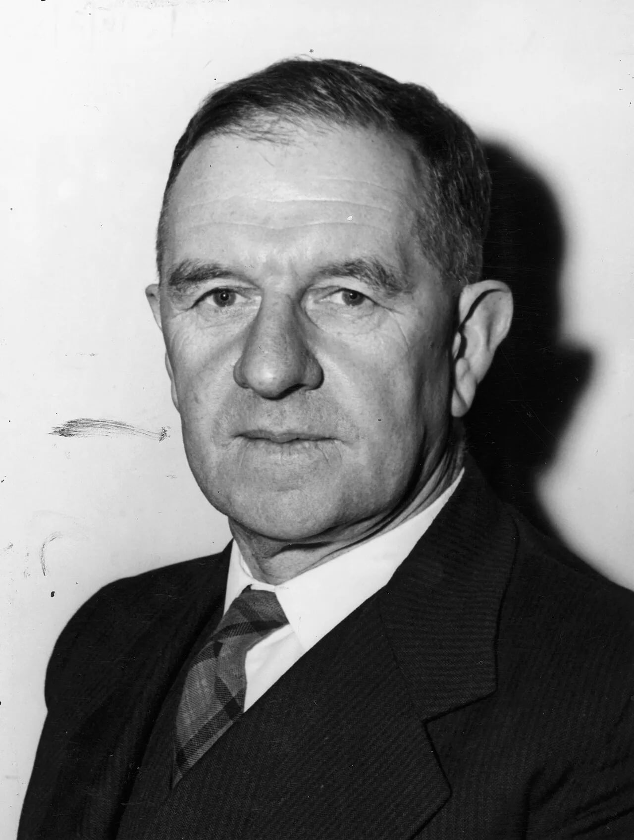 Portrait of Tom Macdonald (1898–1980) – memorial page