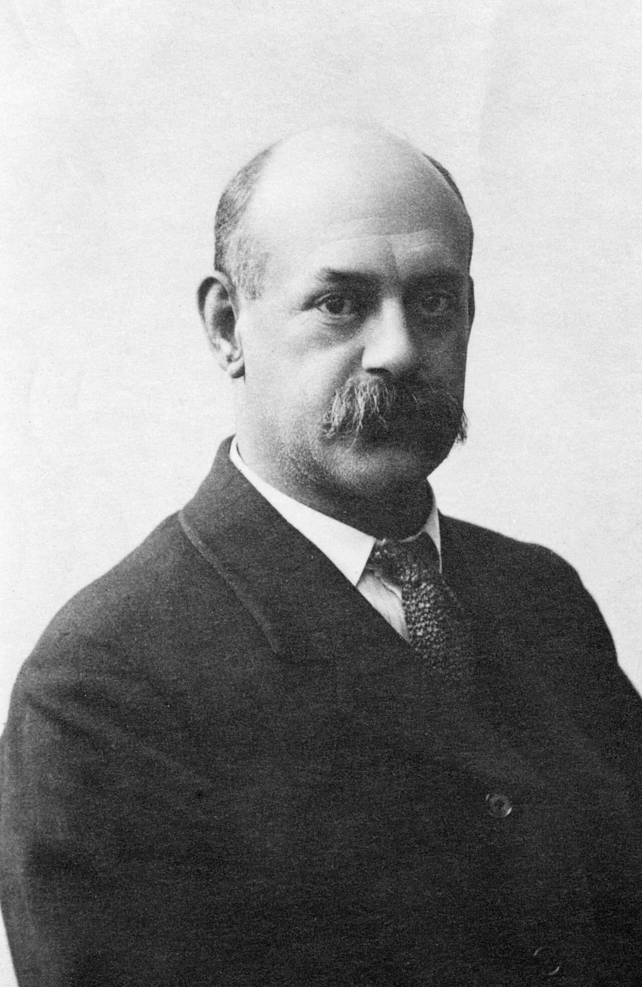 Portrait of William Lomax (1865–1935) – memorial page