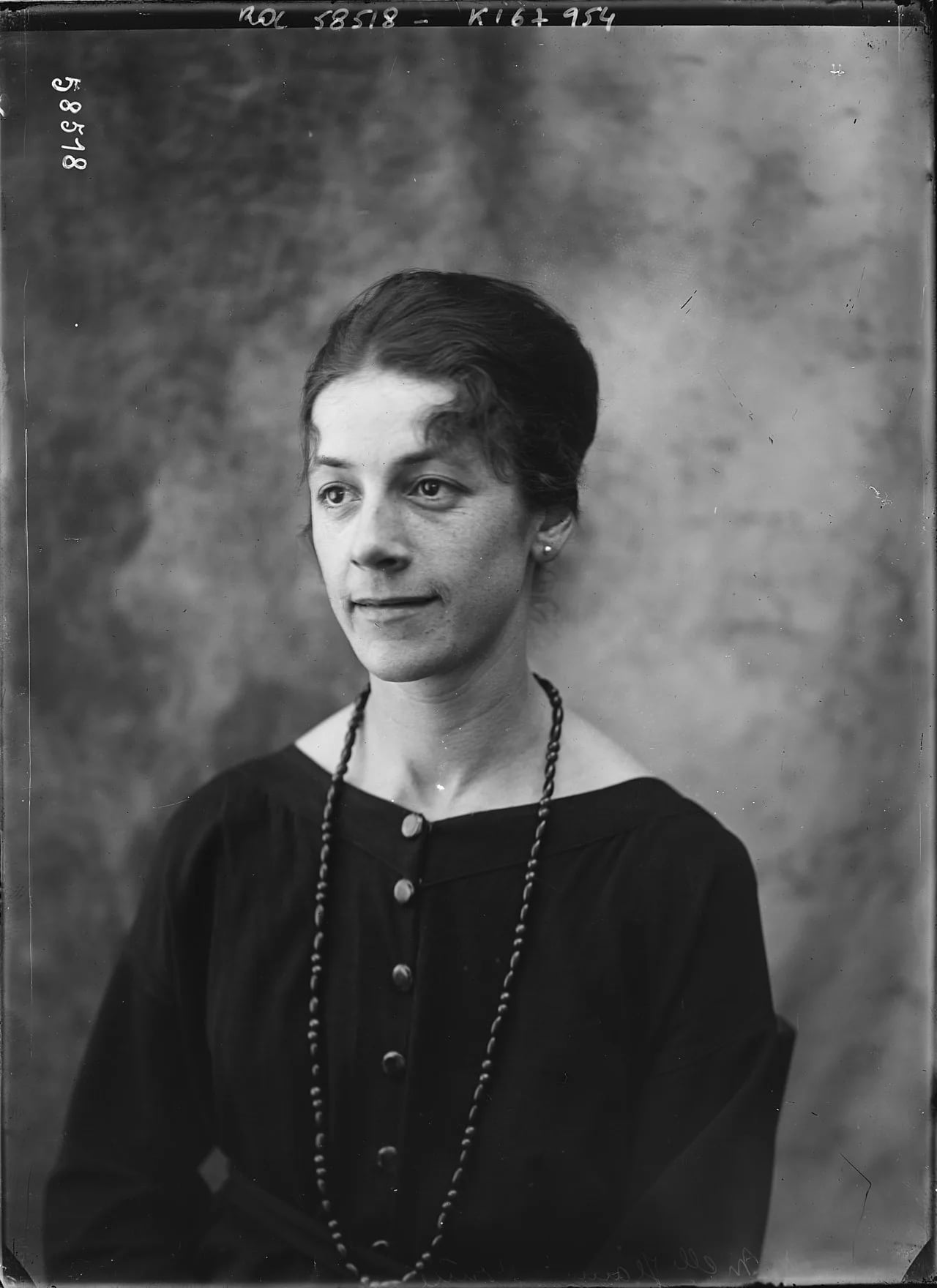 Portrait of Jeanne Brulé (1890–1969) – memorial page