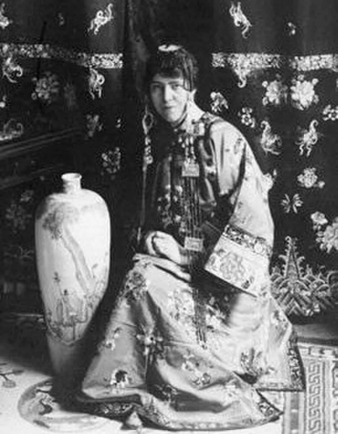 Portrait of Judit Hanson (1884–1965) – memorial page