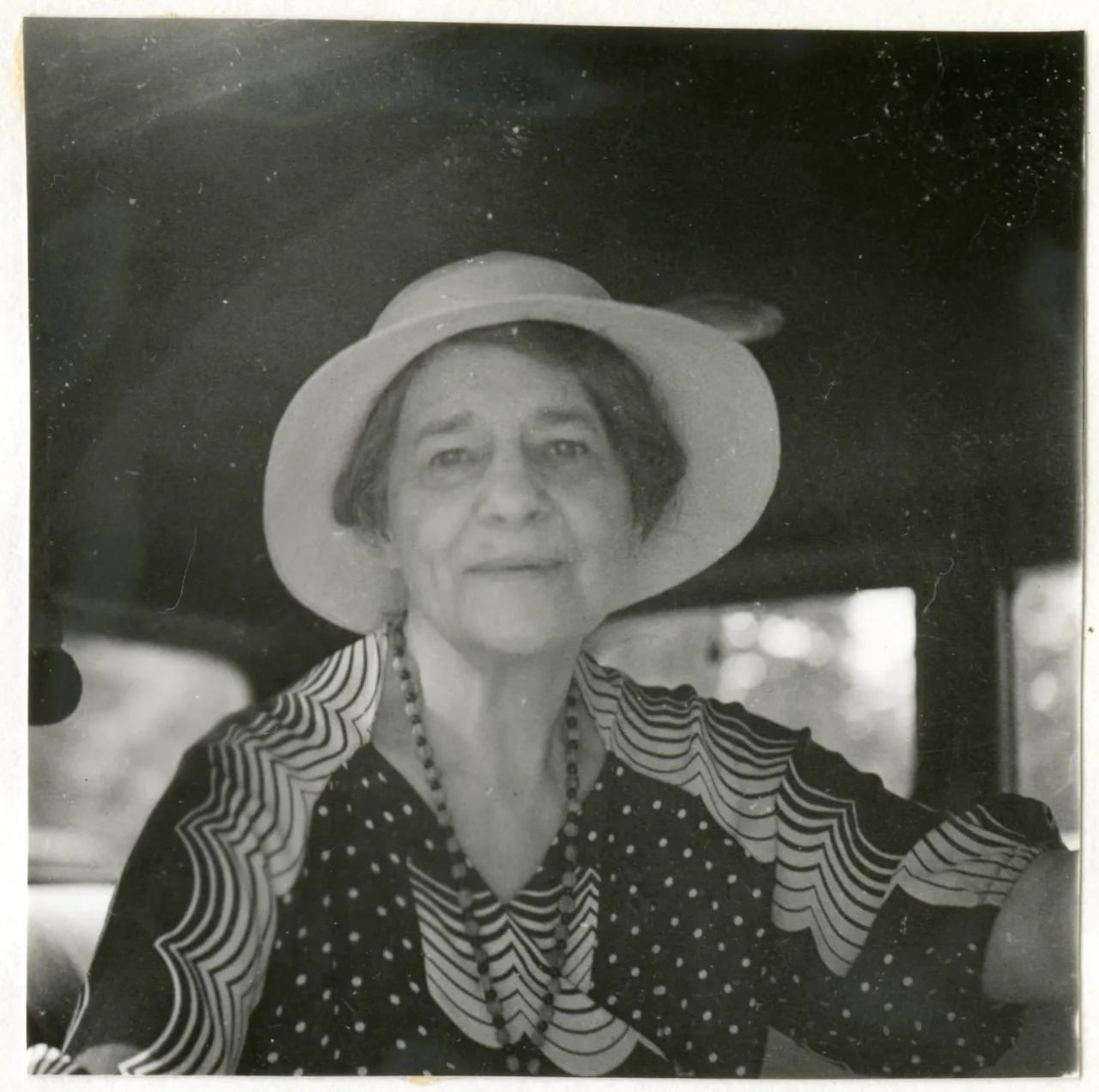 Portrait of Lillian Elvira Moore Abbot (1869–1944) – memorial page